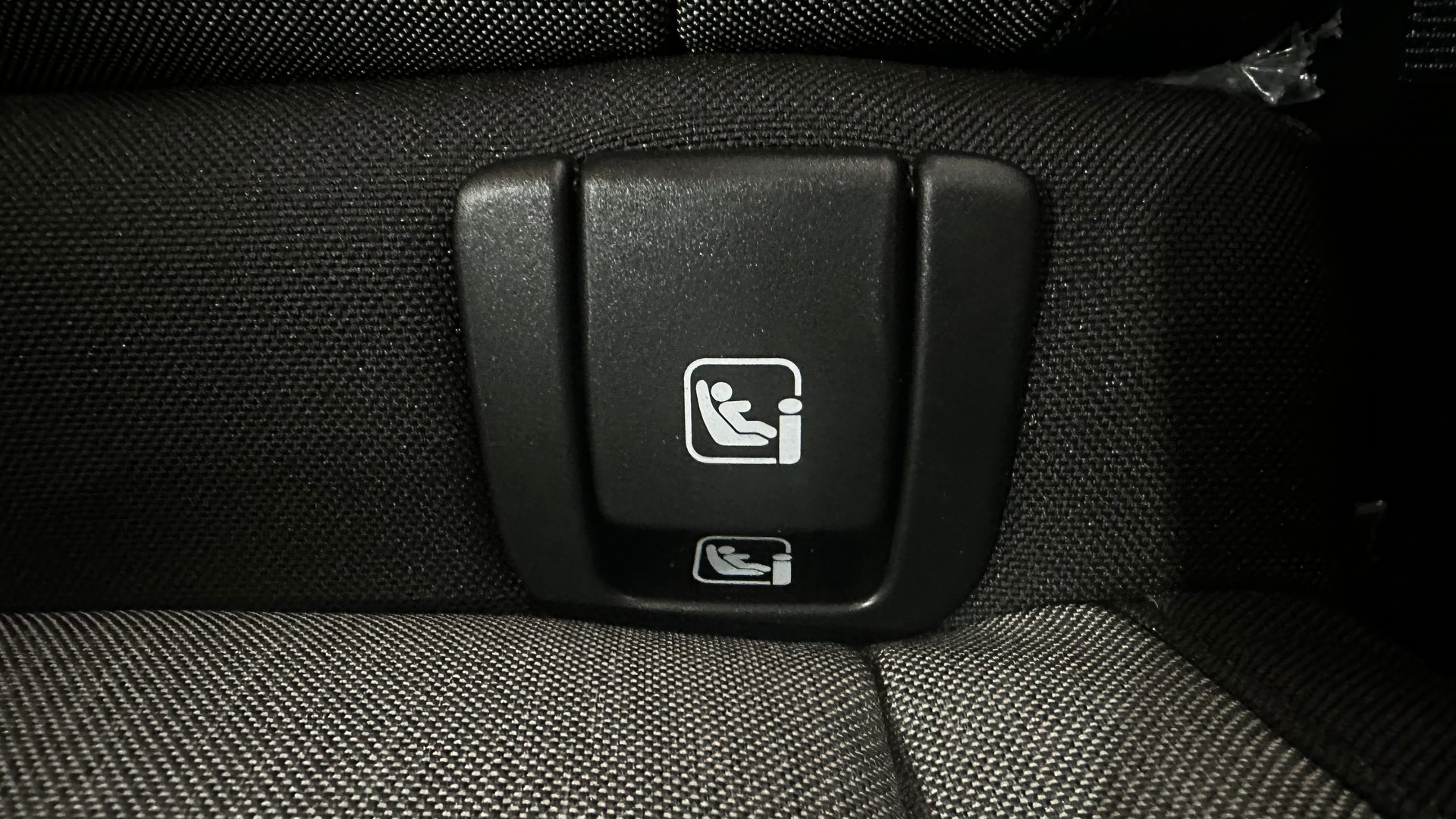 VOLVO XC40 2.0 B3 MH Plus Dark-image-14