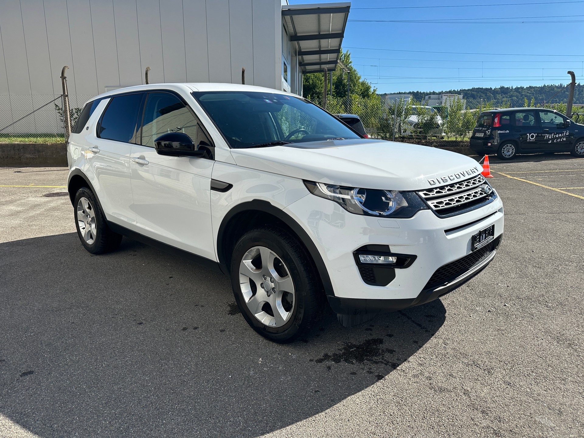 LAND ROVER Discovery Sport 2.0 eD4 HSE FWD-image-2
