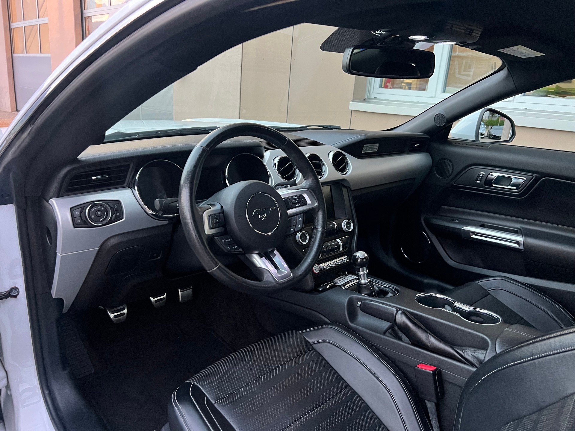 FORD Mustang Fastback 2.3-image-11