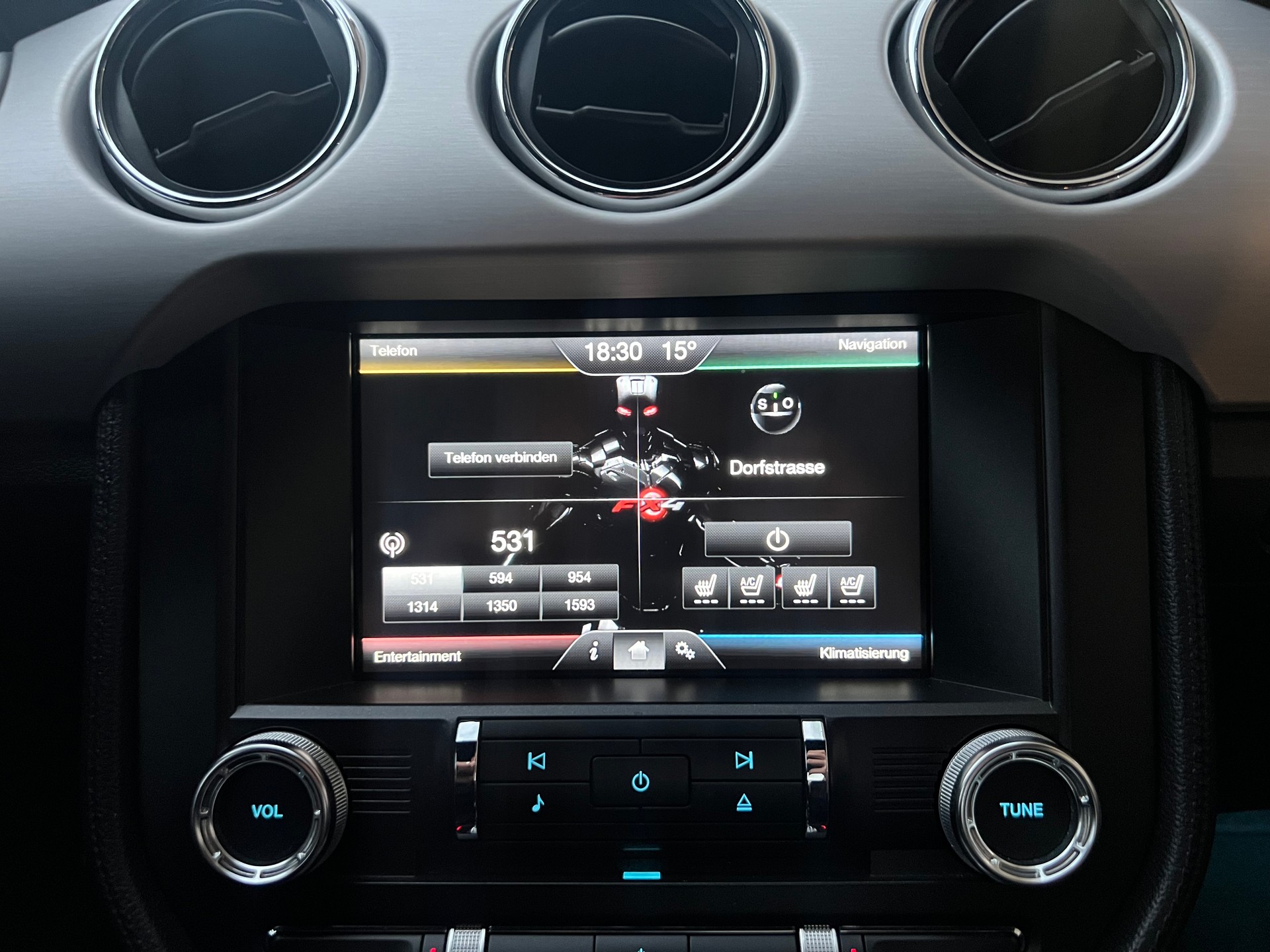 FORD Mustang Fastback 2.3-image-16