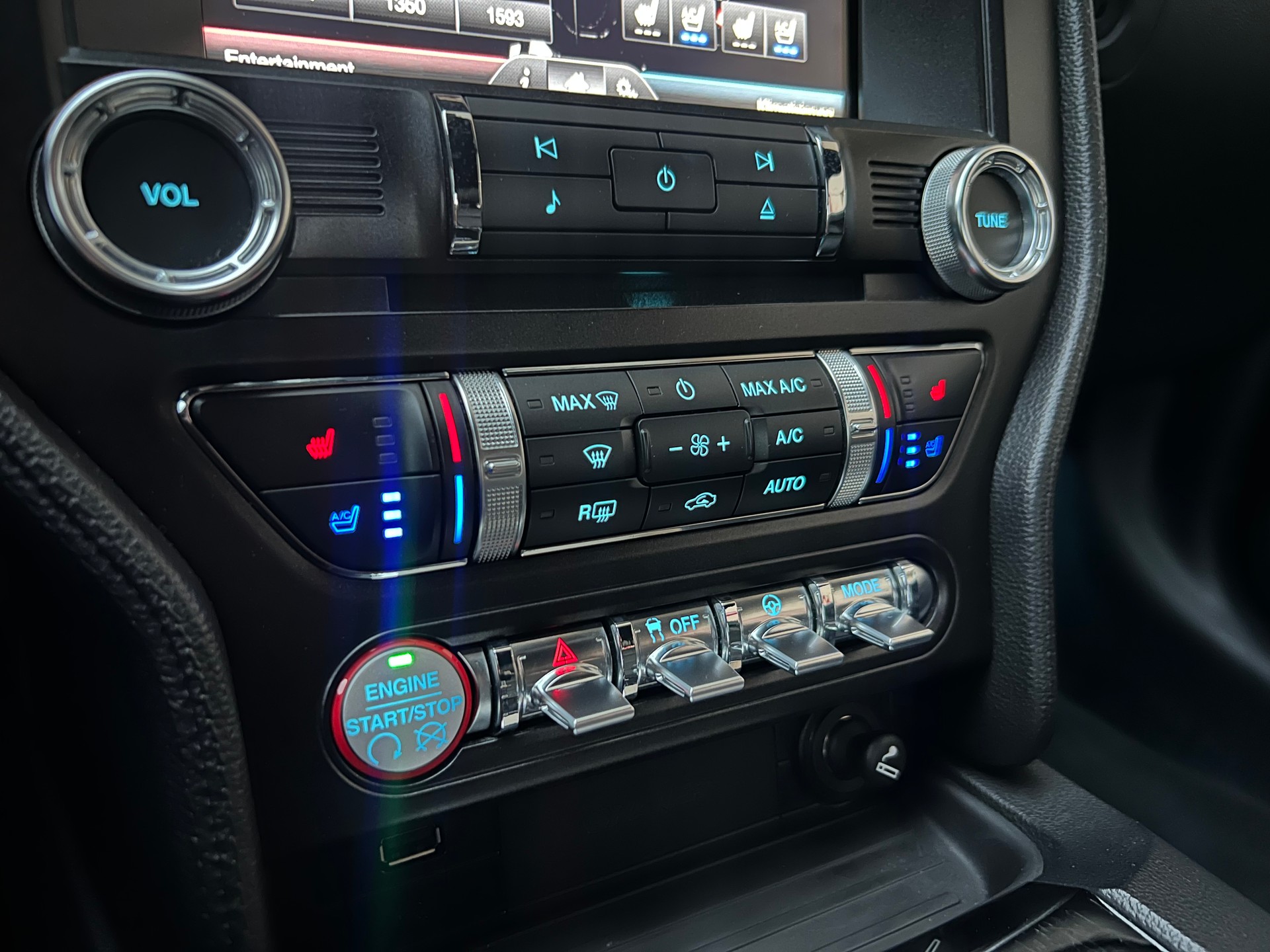 FORD Mustang Fastback 2.3-image-14