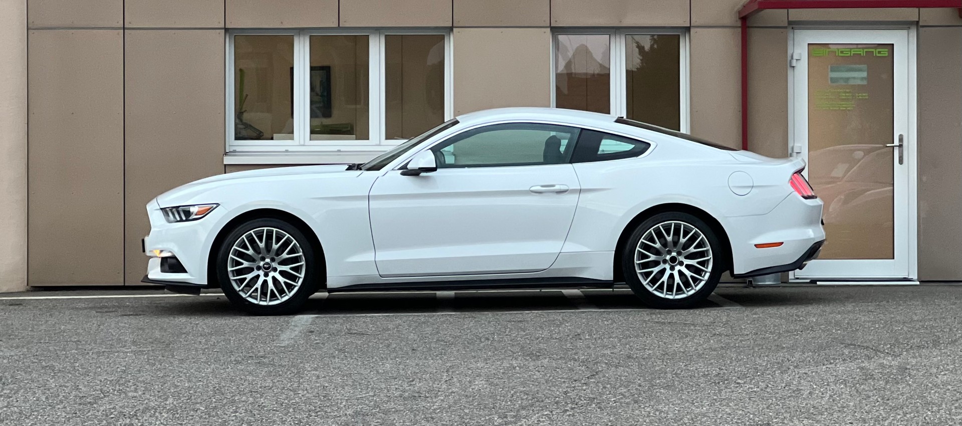 FORD Mustang Fastback 2.3-image-7