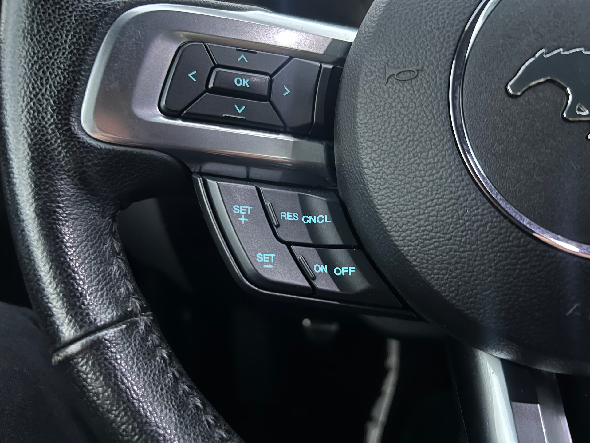 FORD Mustang Fastback 2.3-image-19