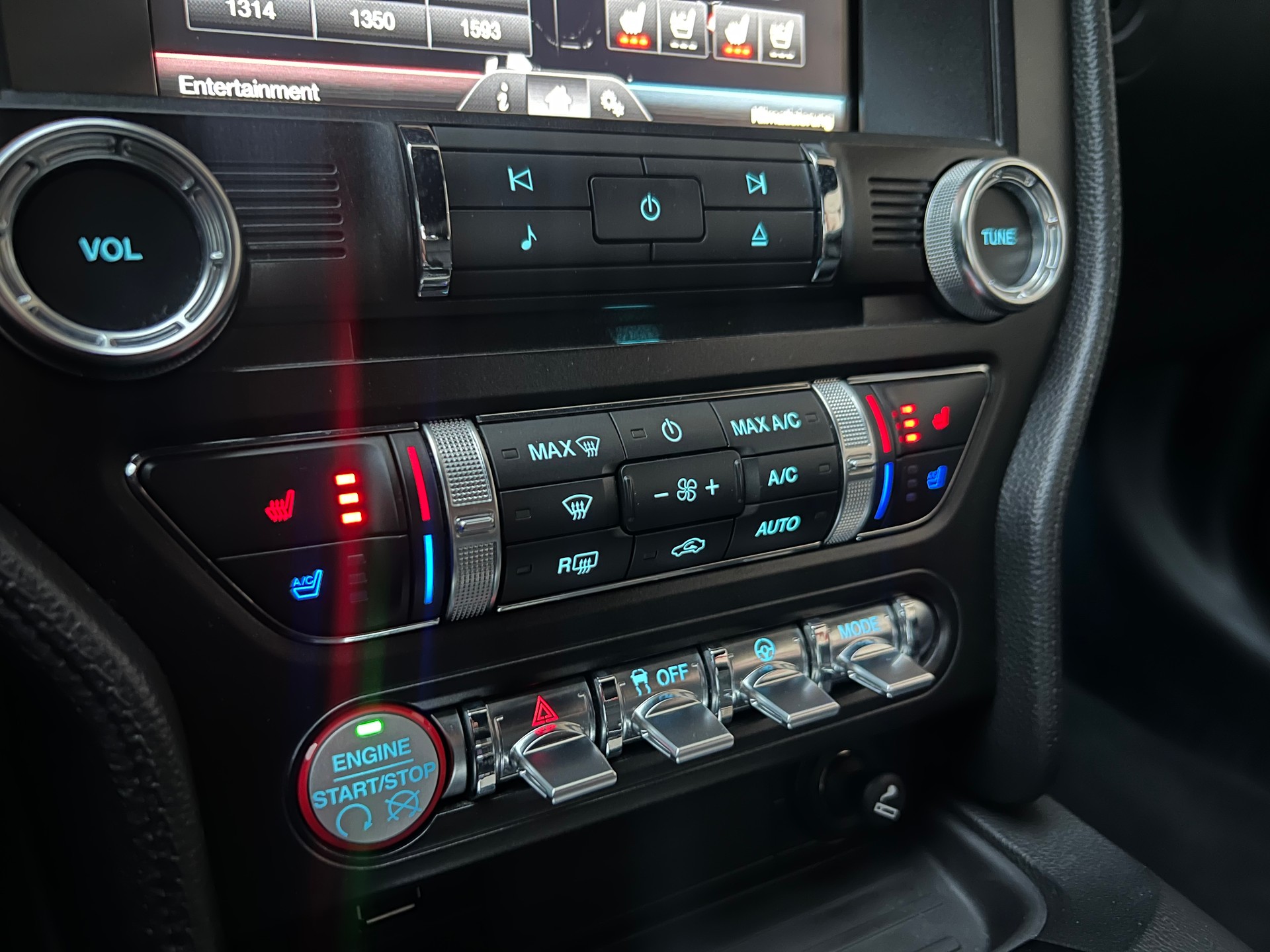 FORD Mustang Fastback 2.3-image-13