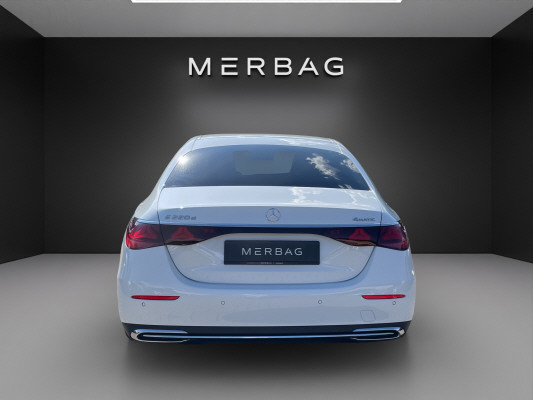 MERCEDES-BENZ E 220 d 4Matic-image-4