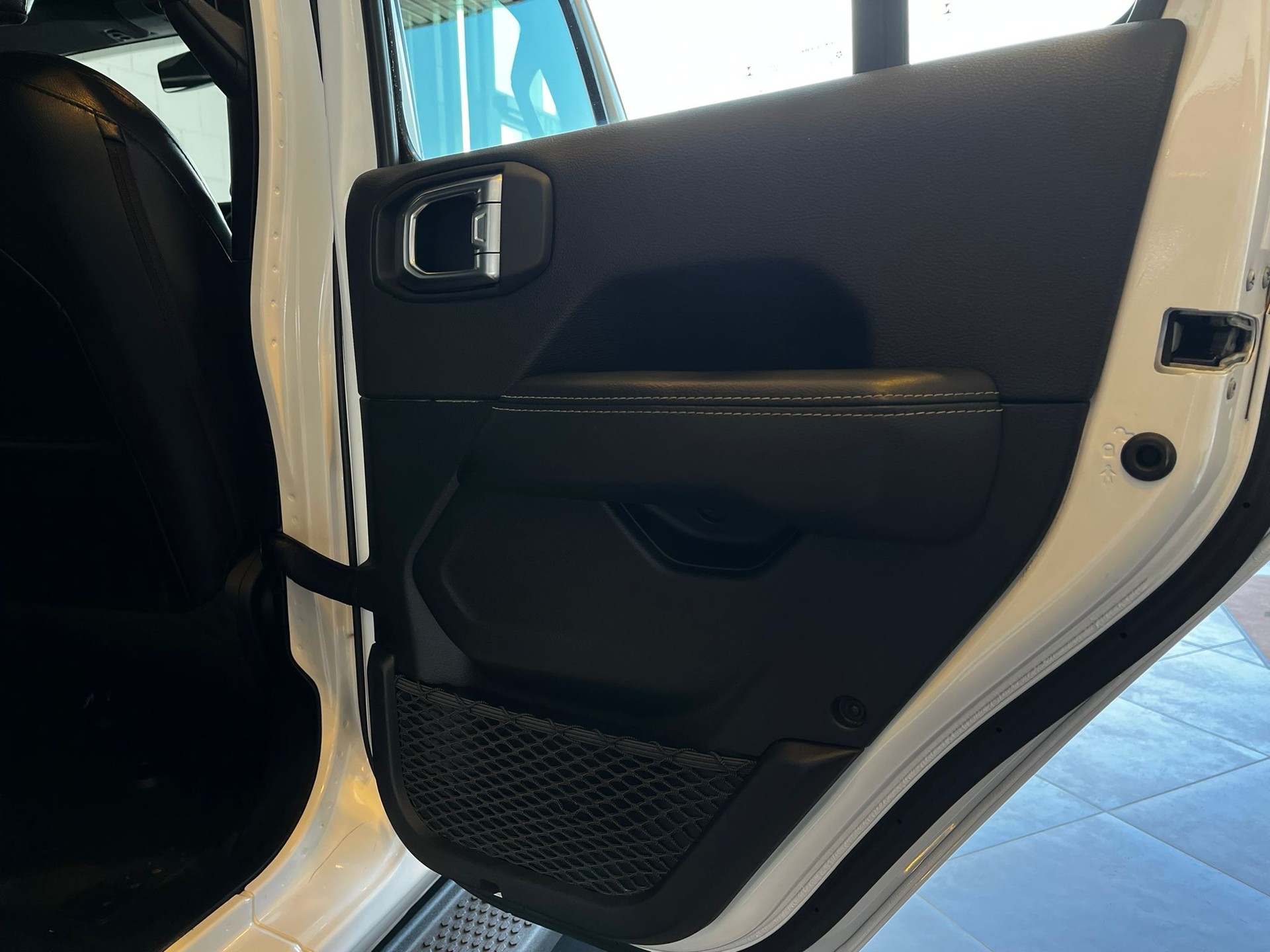JEEP Sahara-image-22