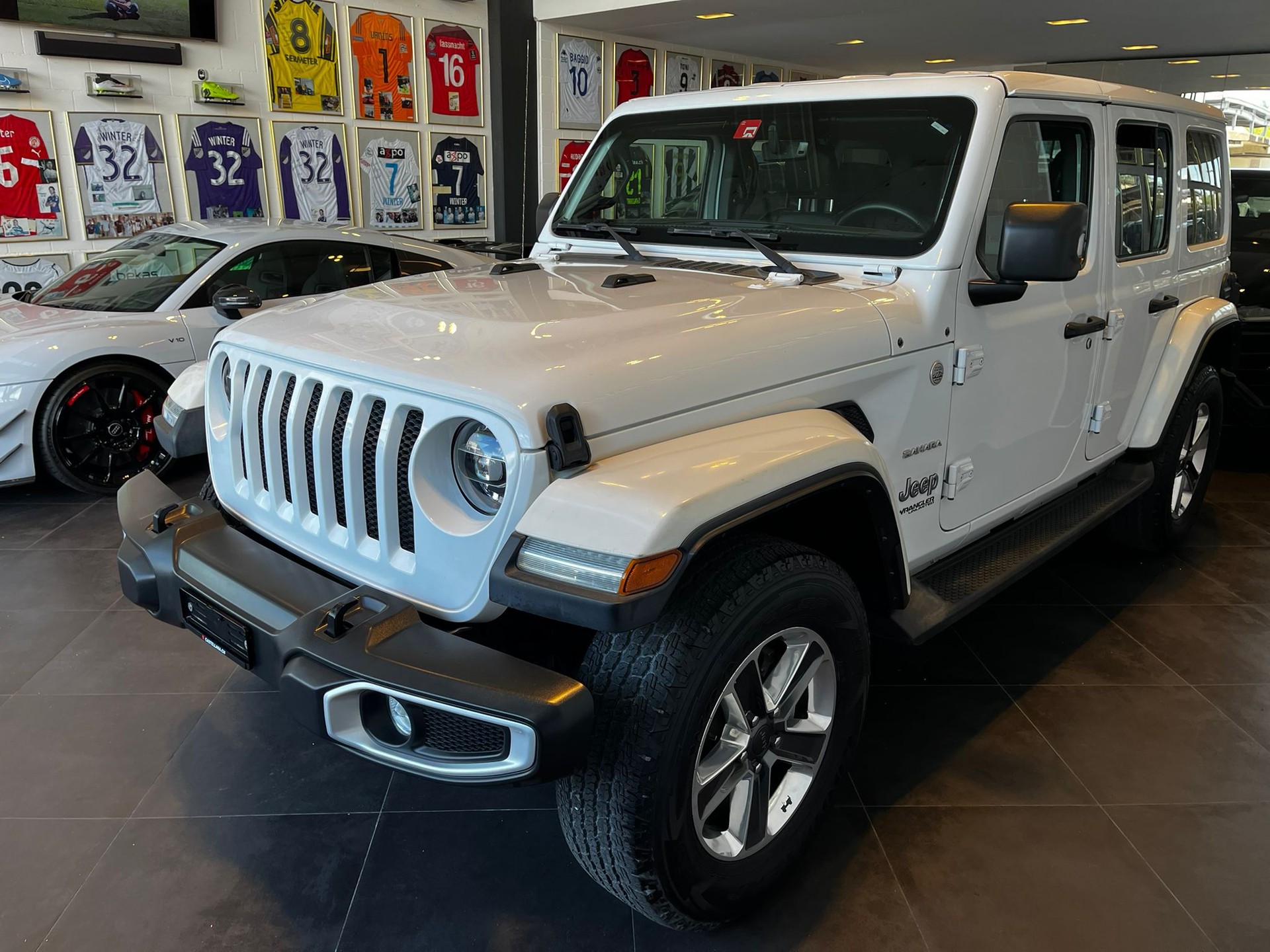 JEEP Sahara-image-3