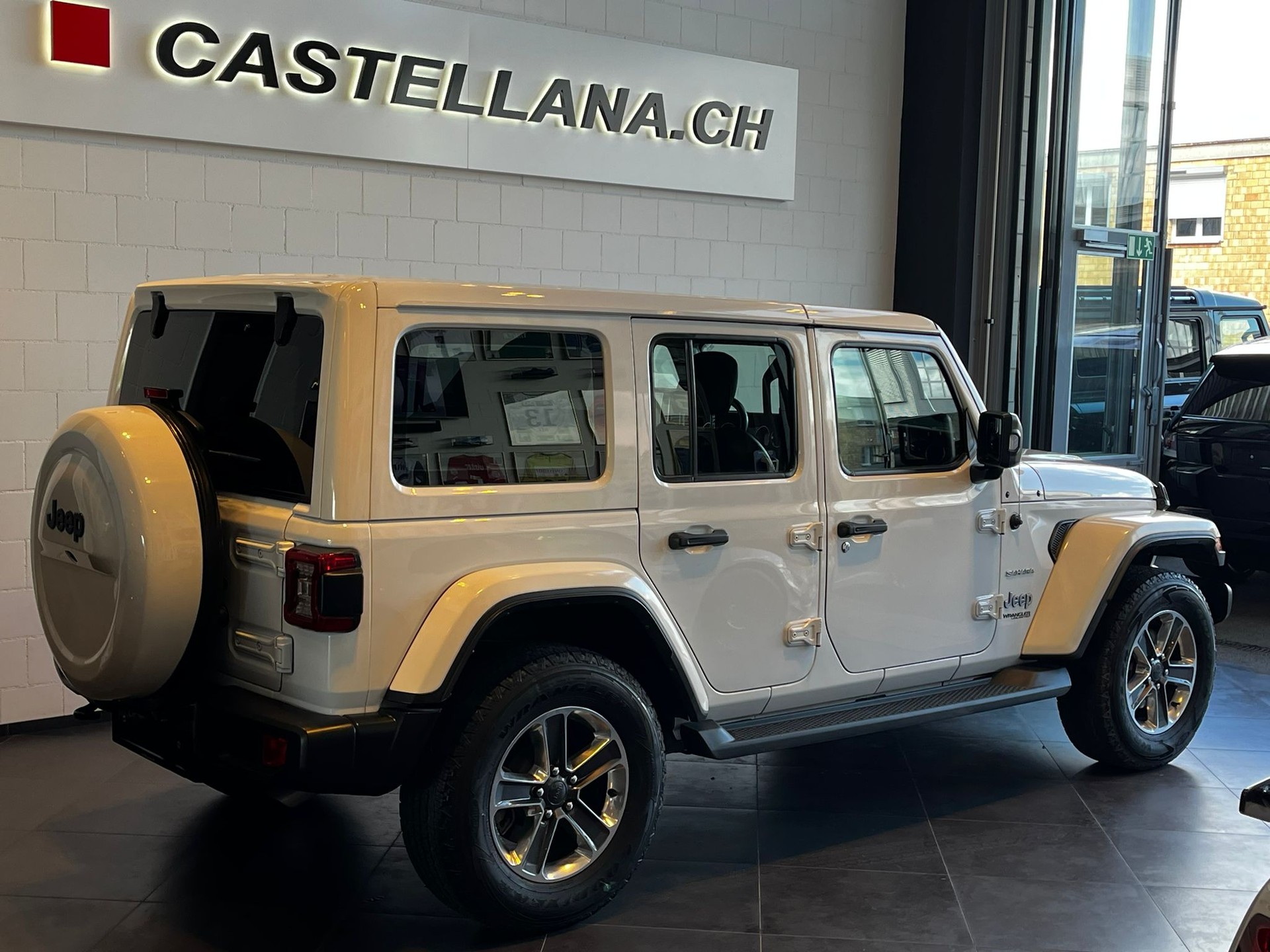 JEEP Sahara-image-6