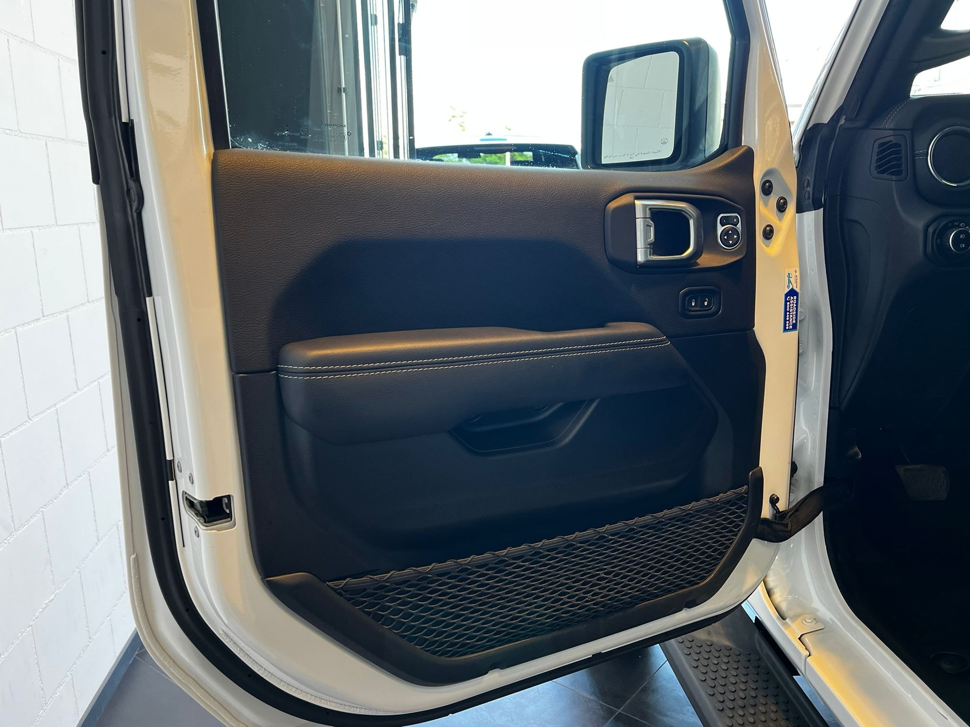 JEEP Sahara-image-20