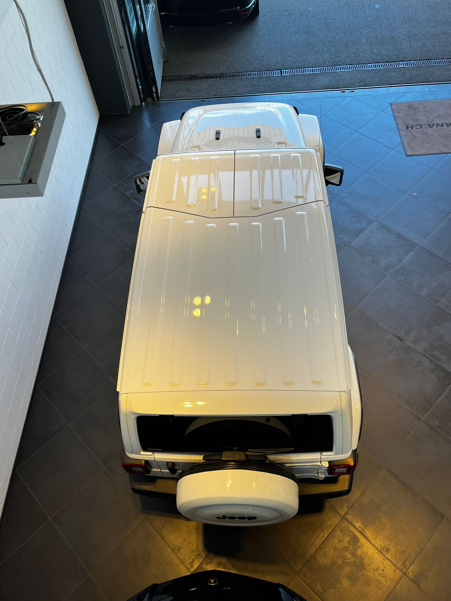 JEEP Sahara-image-9