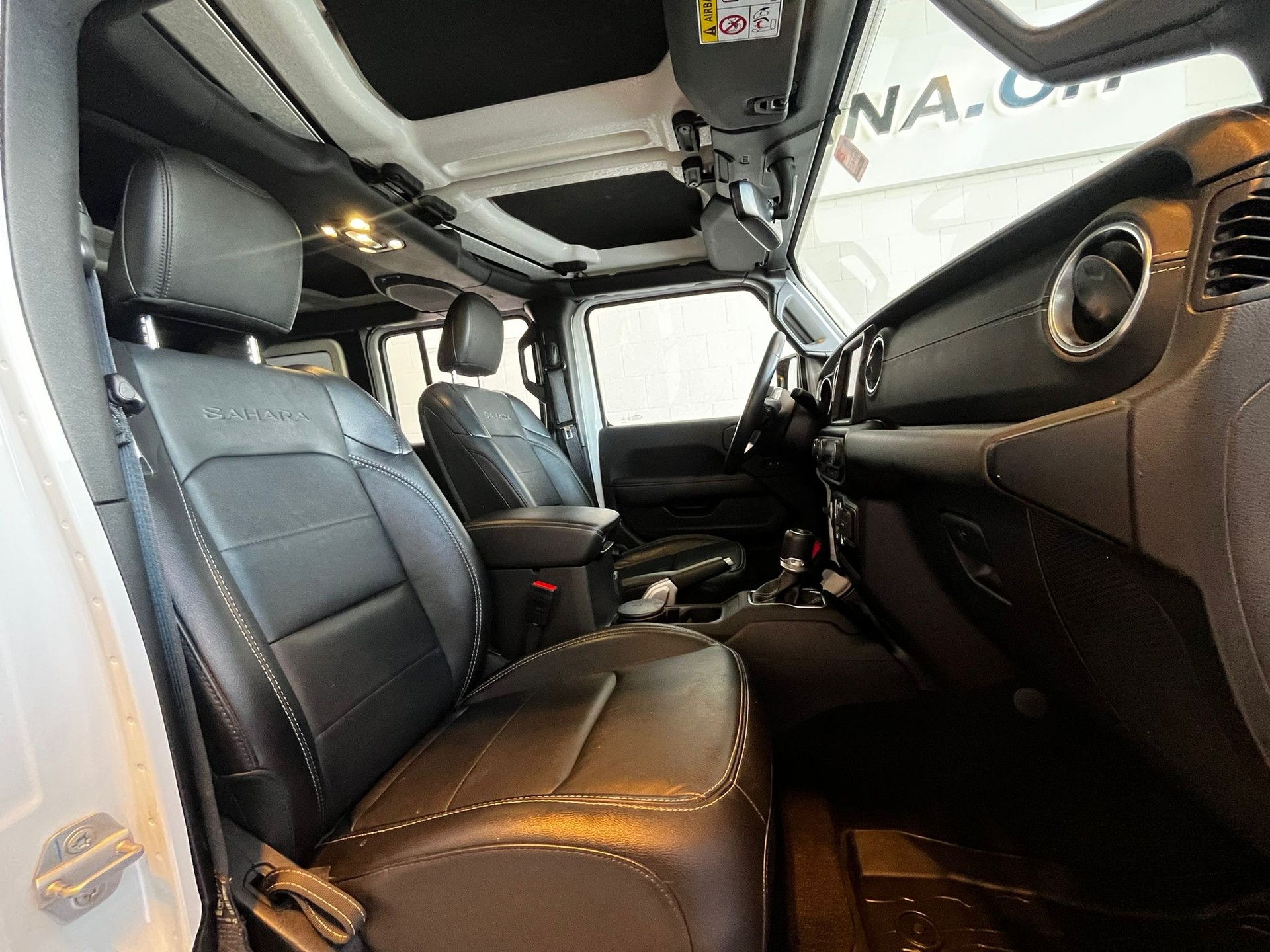 JEEP Sahara-image-16