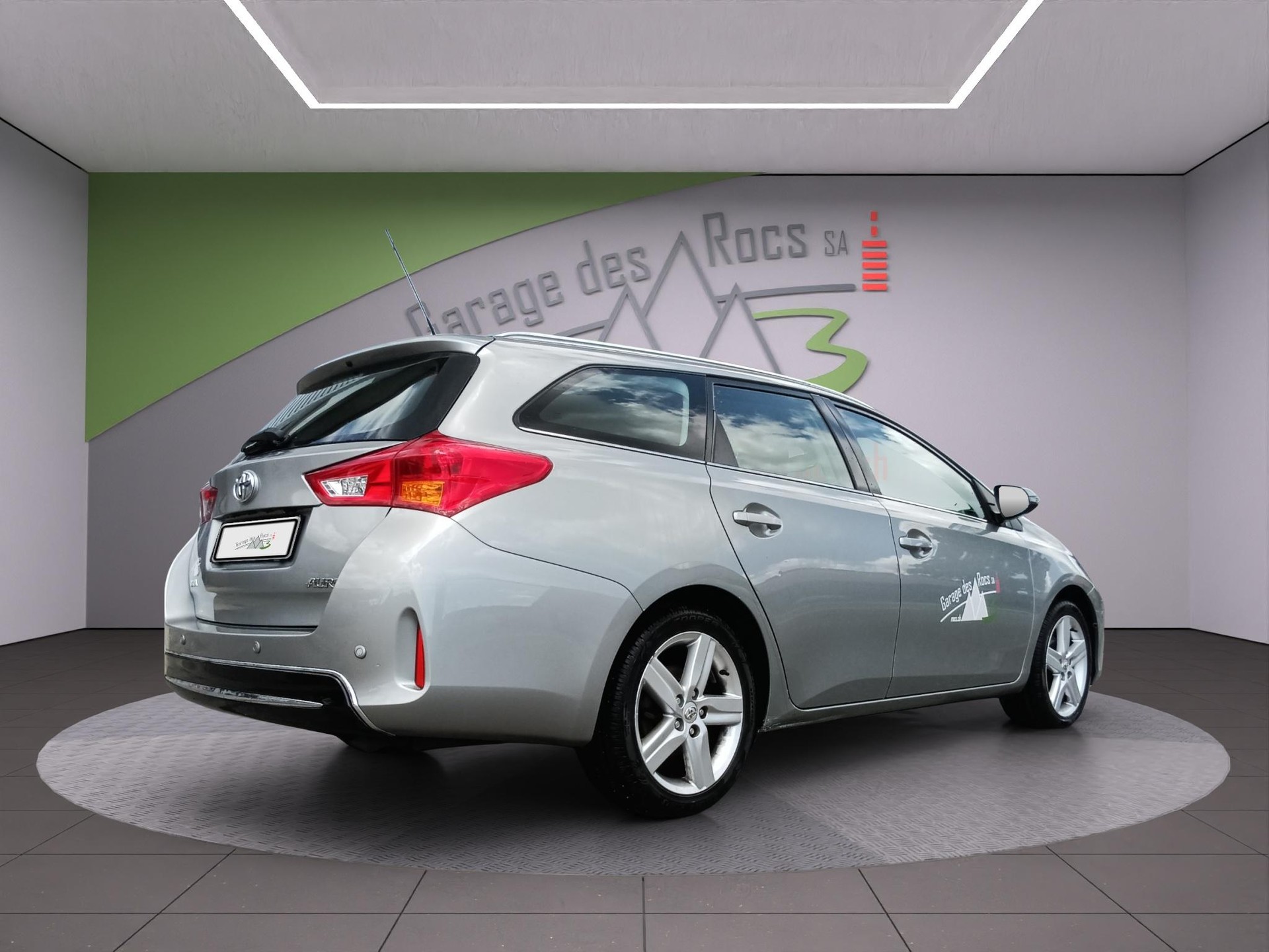 TOYOTA Auris Touring Sports 1.6 Sol-image-5