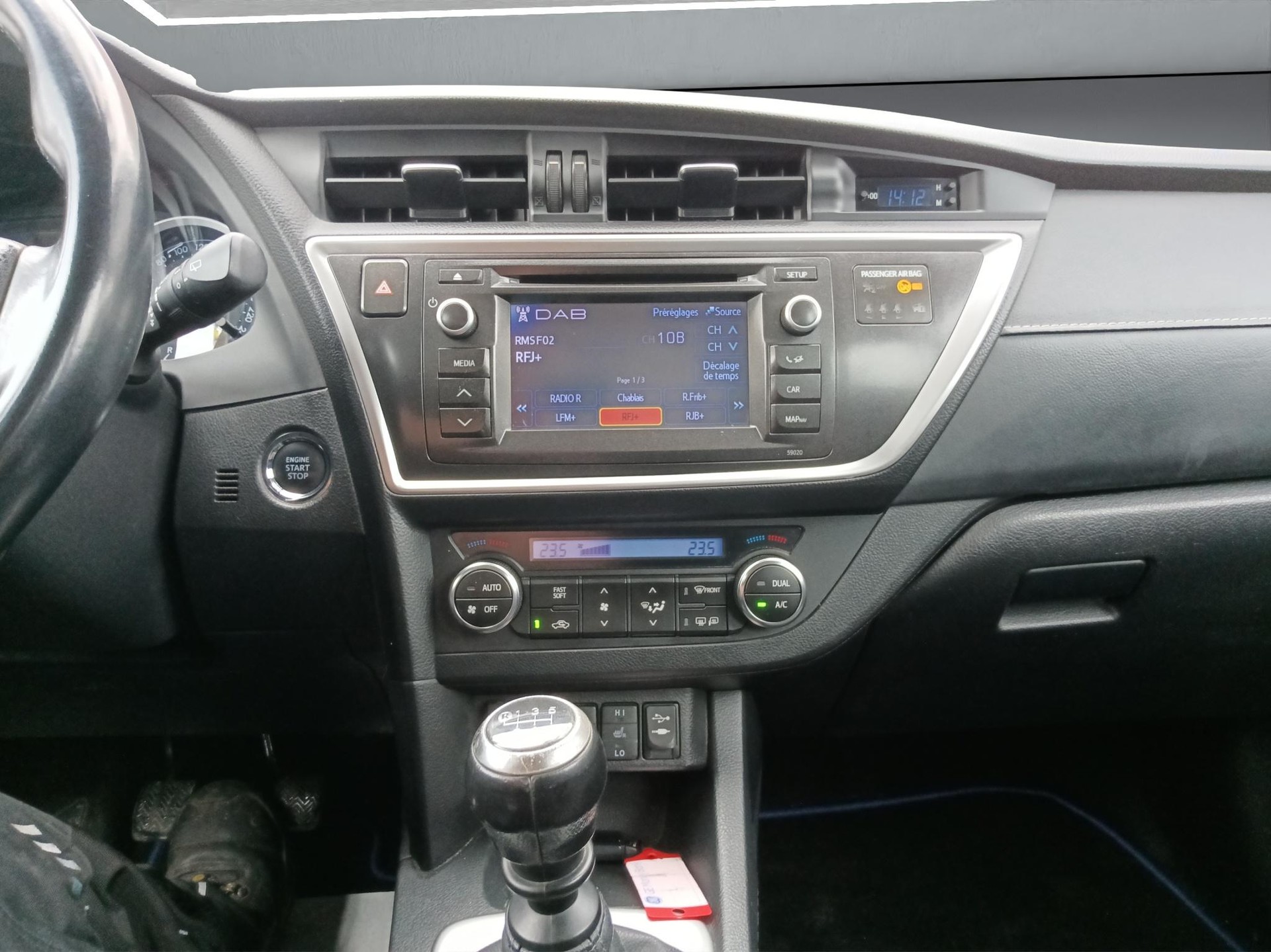 TOYOTA Auris Touring Sports 1.6 Sol-image-11