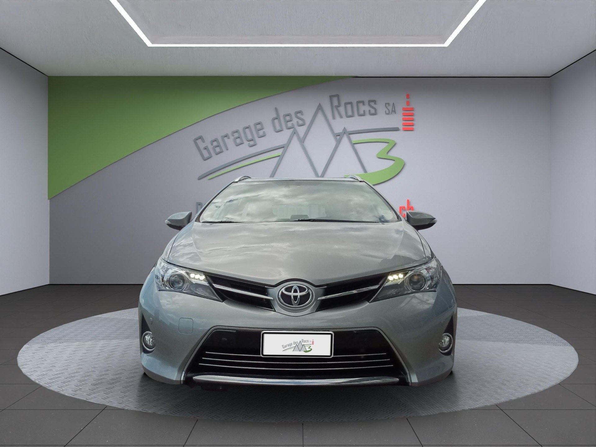 TOYOTA Auris Touring Sports 1.6 Sol-image-1