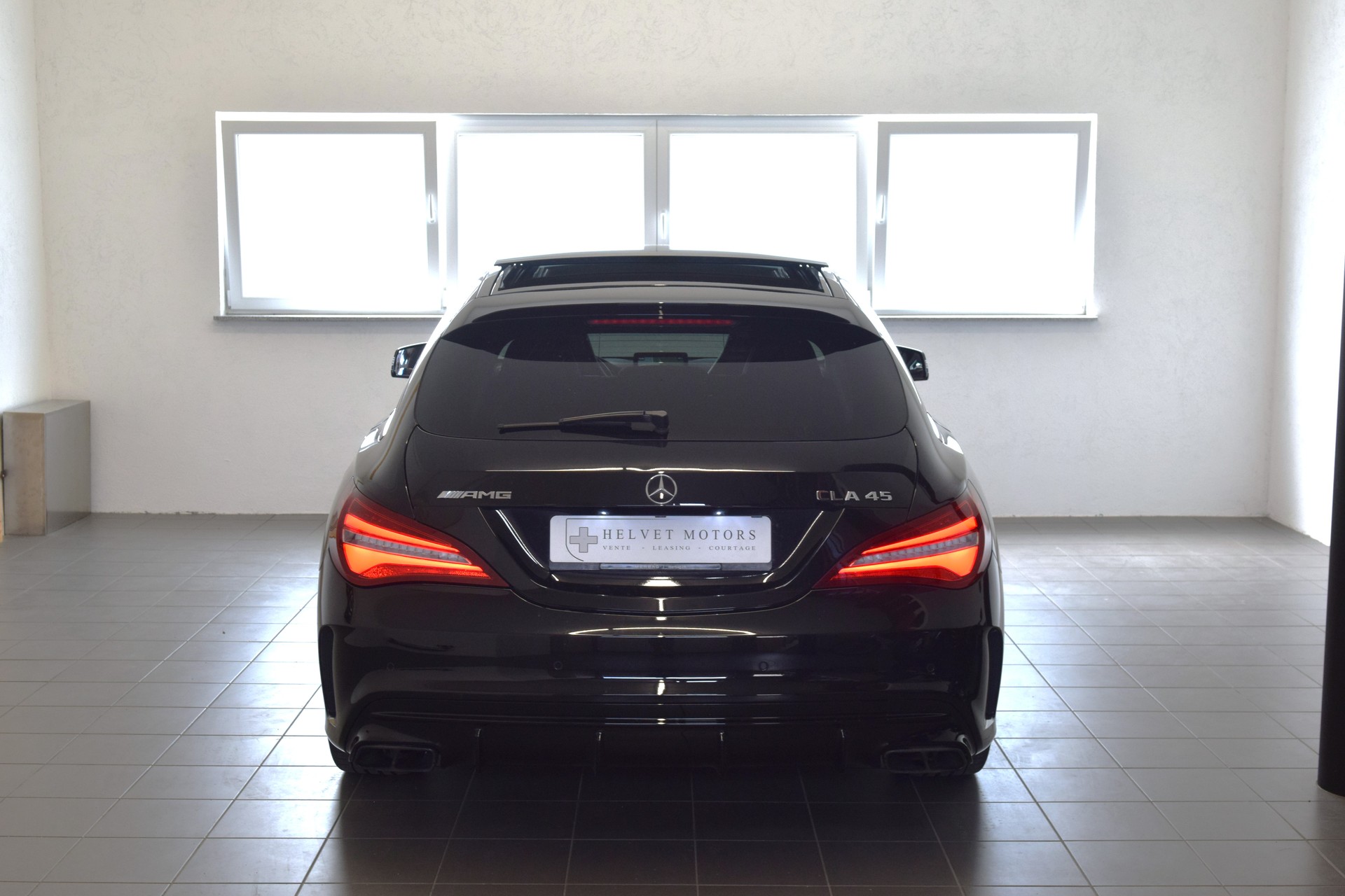 MERCEDES-BENZ CLA Shooting Brake 45 AMG 4Matic Speedshift-image-4