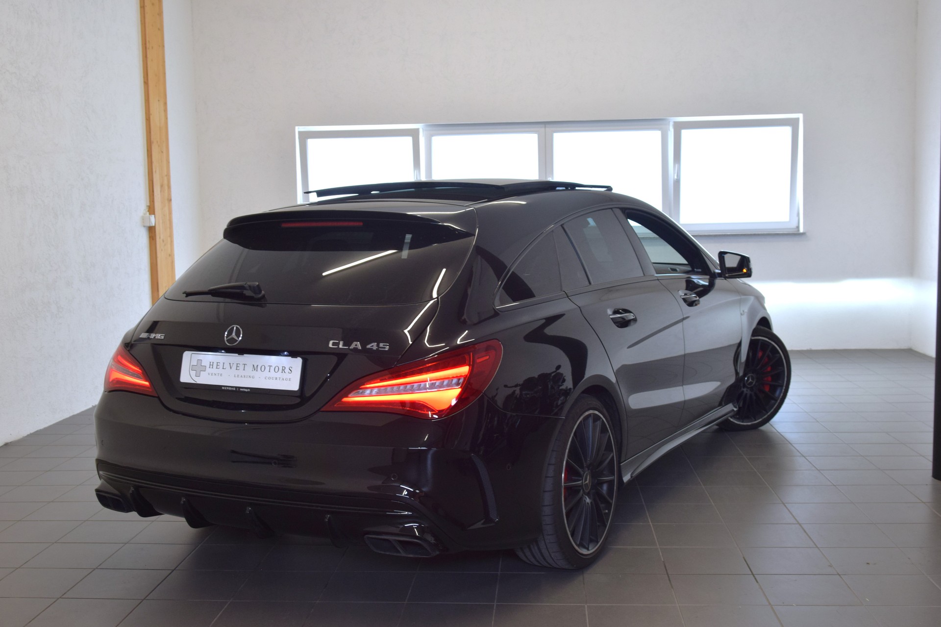 MERCEDES-BENZ CLA Shooting Brake 45 AMG 4Matic Speedshift-image-3