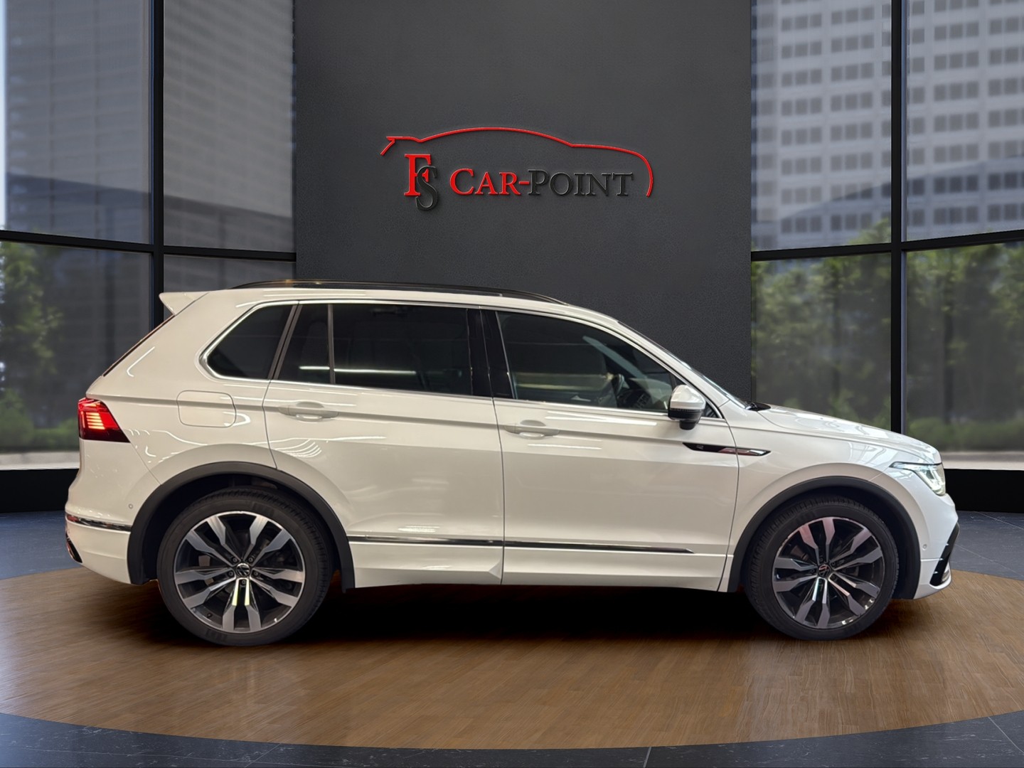 VW Tiguan 2.0 TDI SCR R-Line 4Motion DSG-image-5