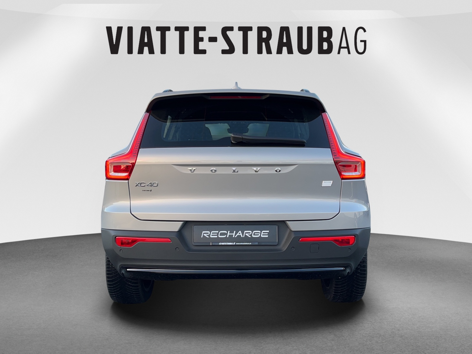 VOLVO XC40 E80 Plus-showroom-element-3