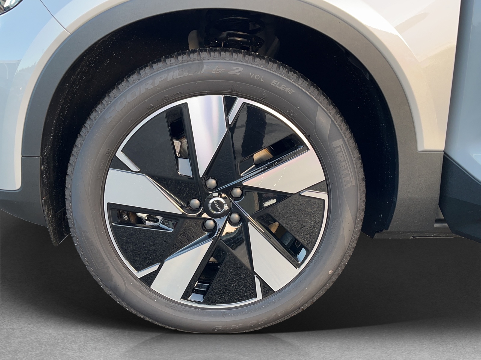 VOLVO XC40 E80 Plus-image-16