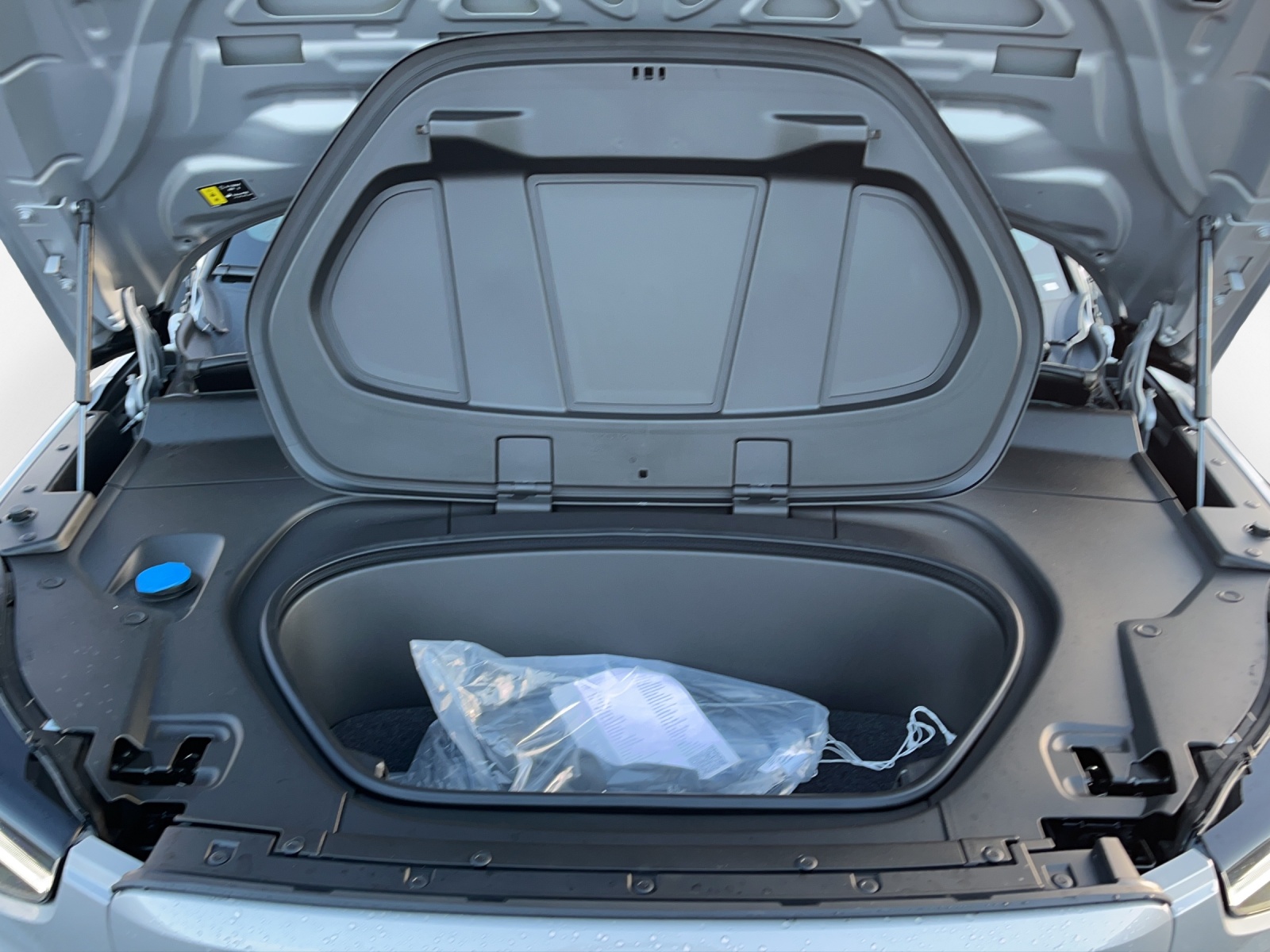 VOLVO XC40 E80 Plus-image-15