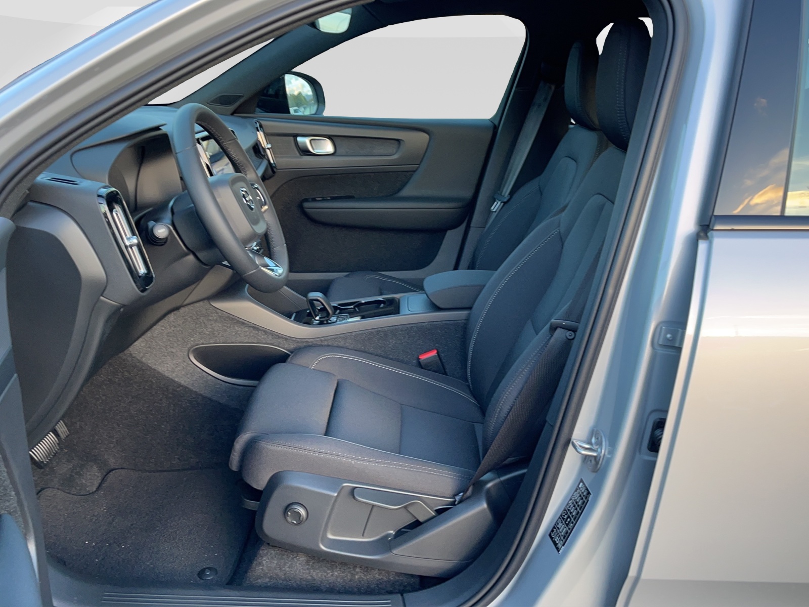 VOLVO XC40 E80 Plus-image-8