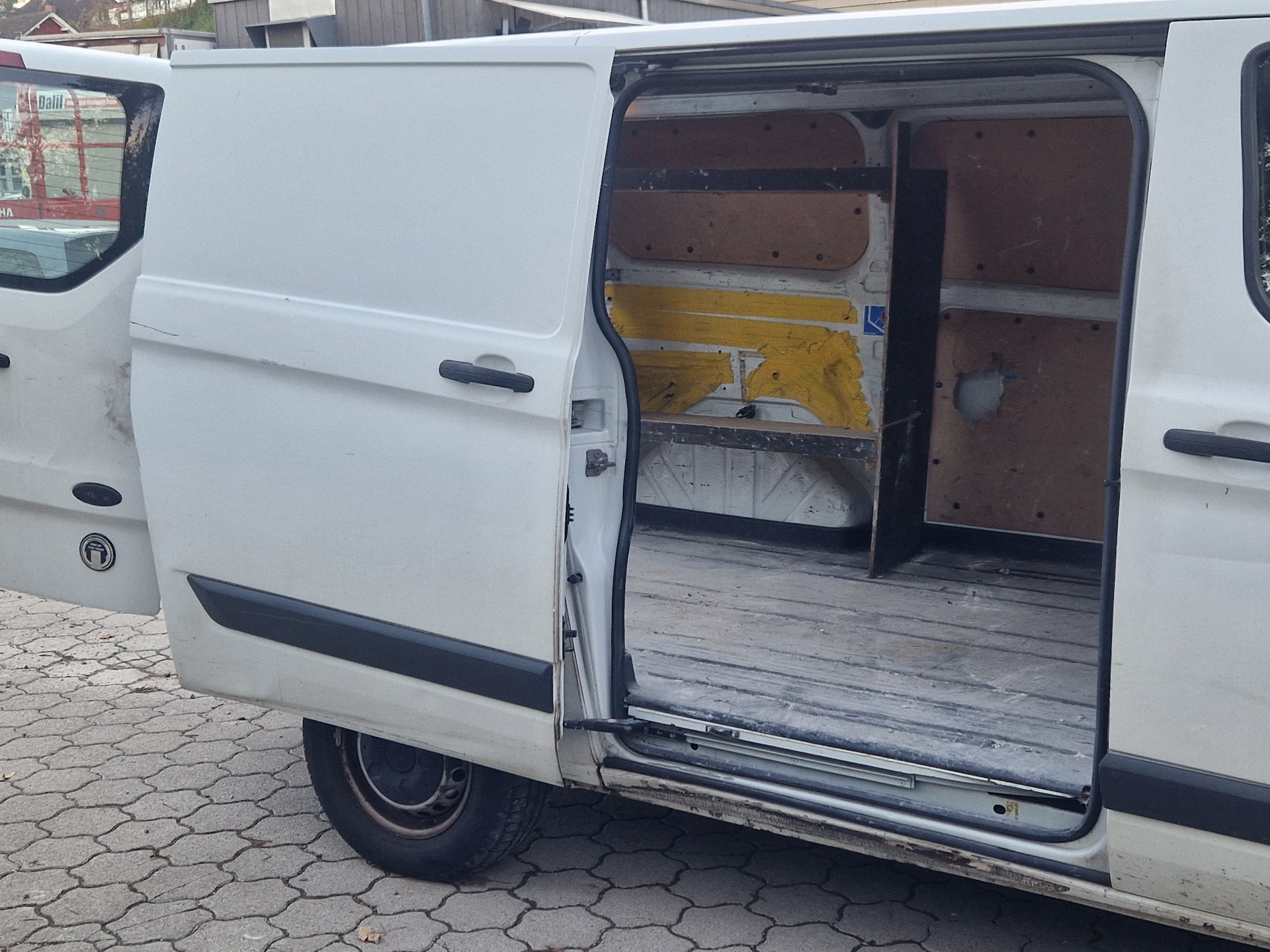 FORD Transit Custom Van 250 L1H1 Ambiente-image-10