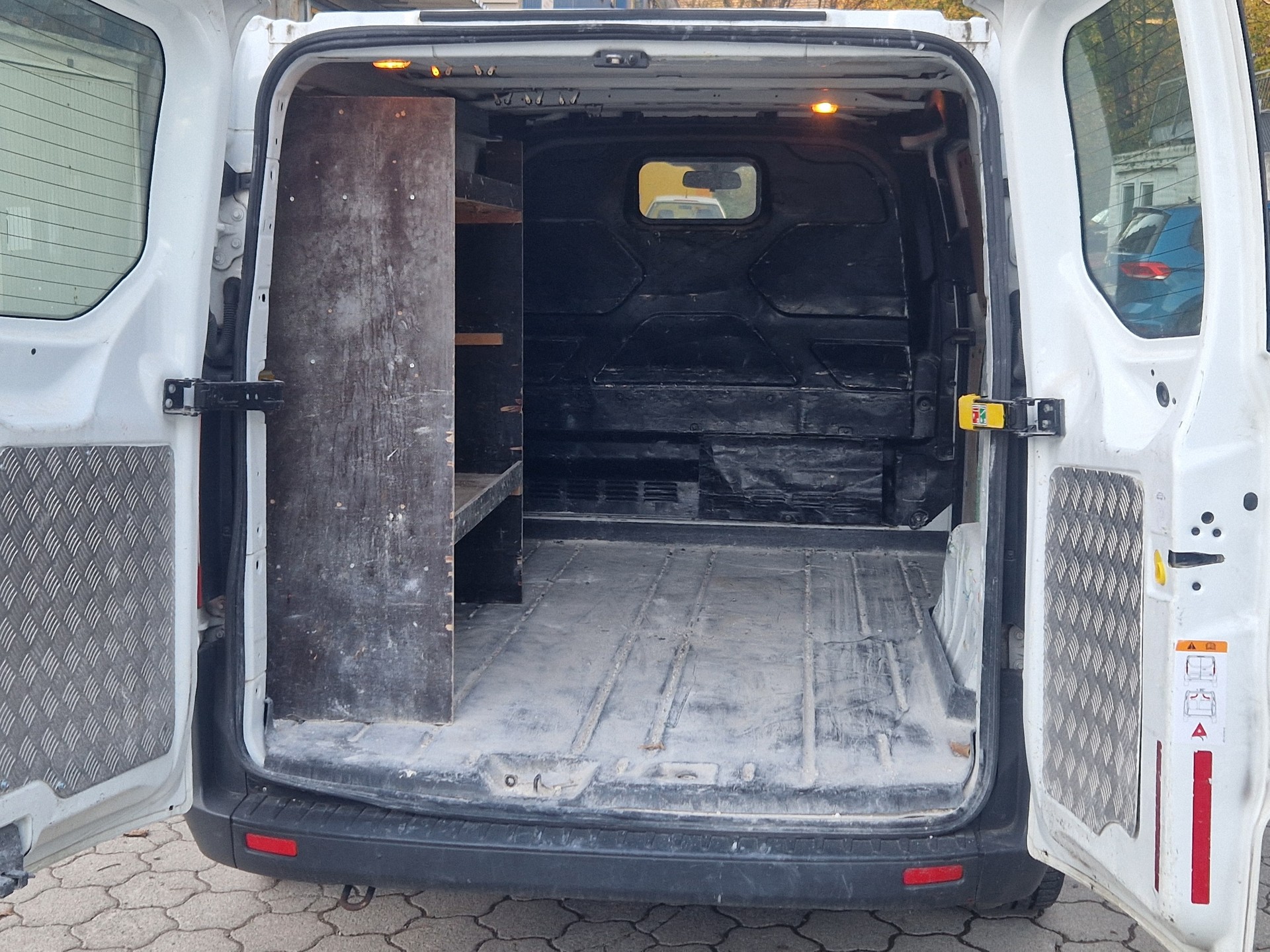FORD Transit Custom Van 250 L1H1 Ambiente-image-9