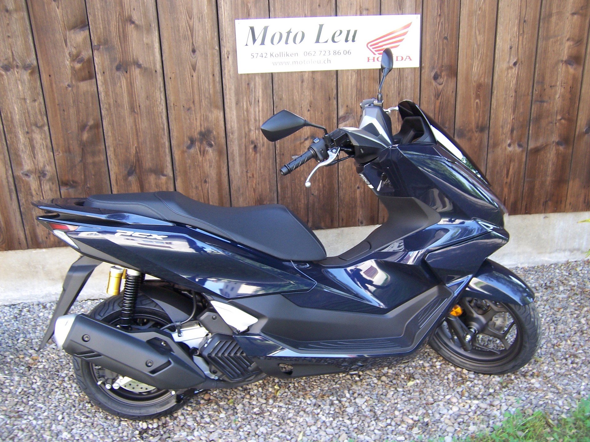 HONDA PCX 125 DX TFT. connectivity-showroom-element-3