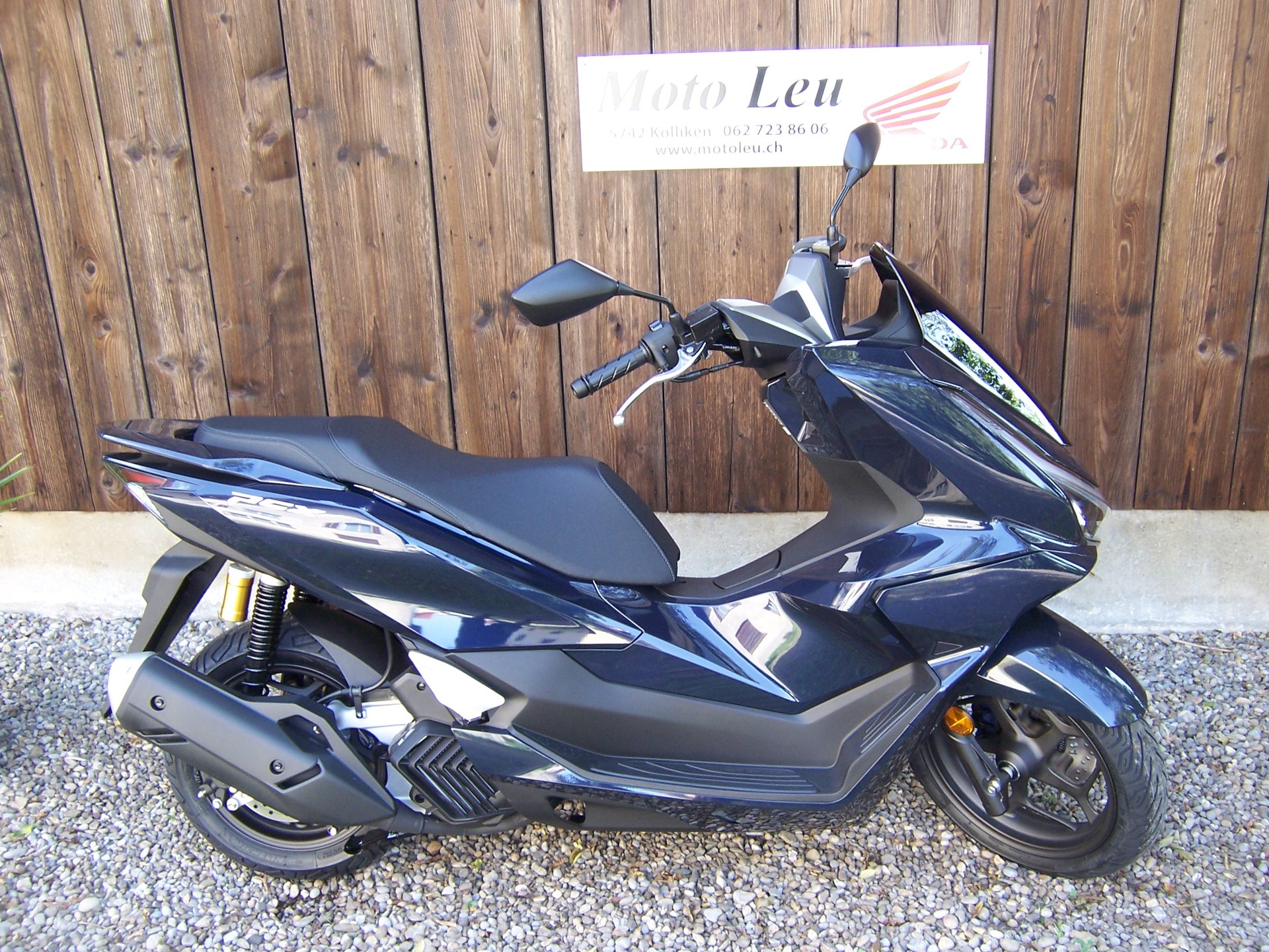 HONDA PCX 125 DX TFT. connectivity-showroom-element-2