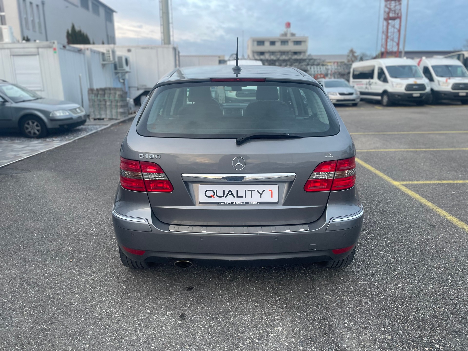 MERCEDES-BENZ B 180 Selection Autotronic-image-4