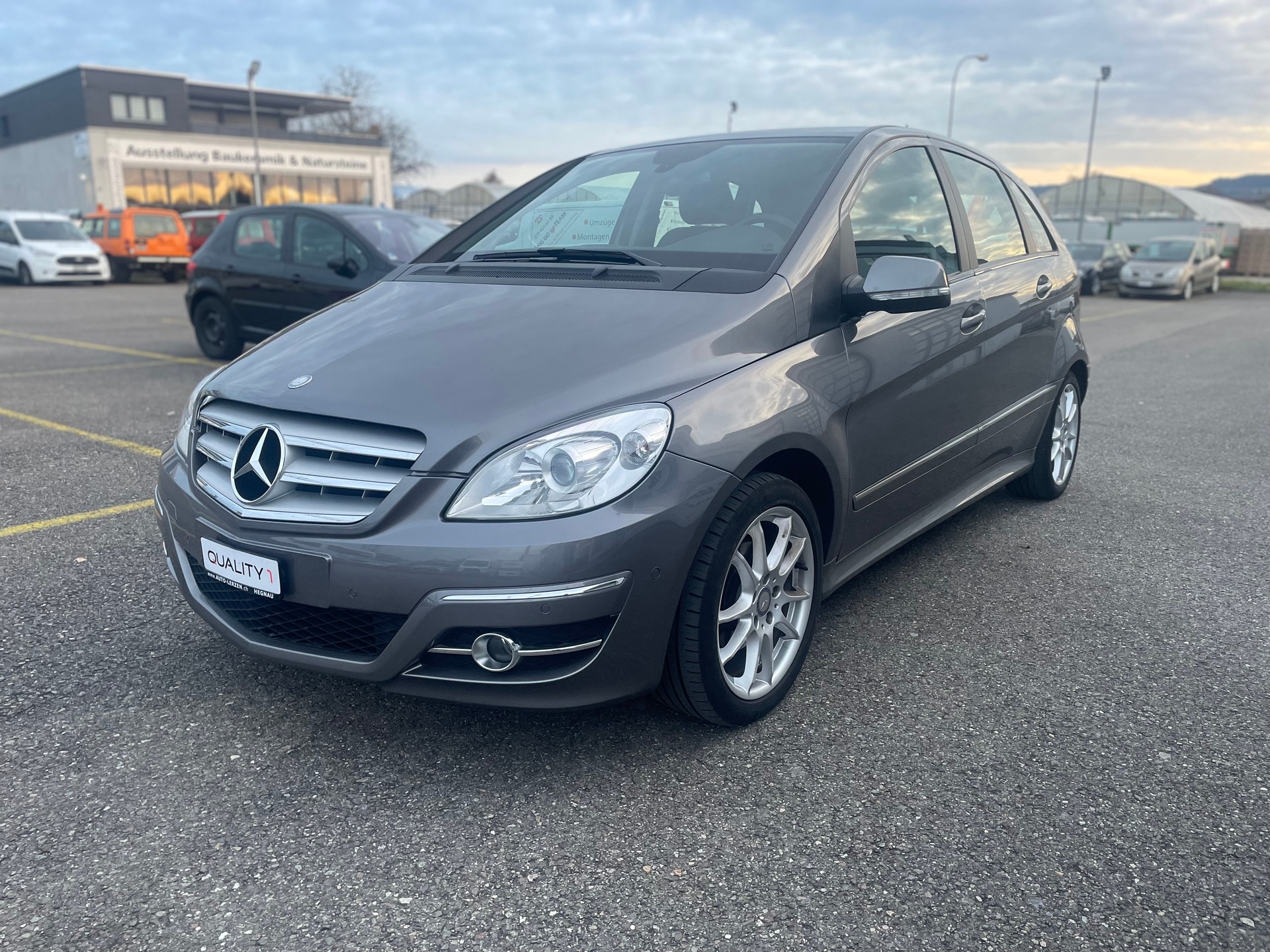MERCEDES-BENZ B 180 Selection Autotronic-image-2