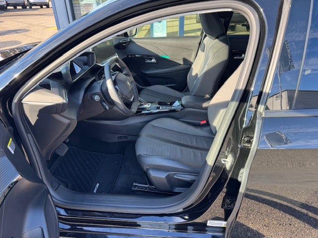 PEUGEOT 208 Elektrik Allure-image-4
