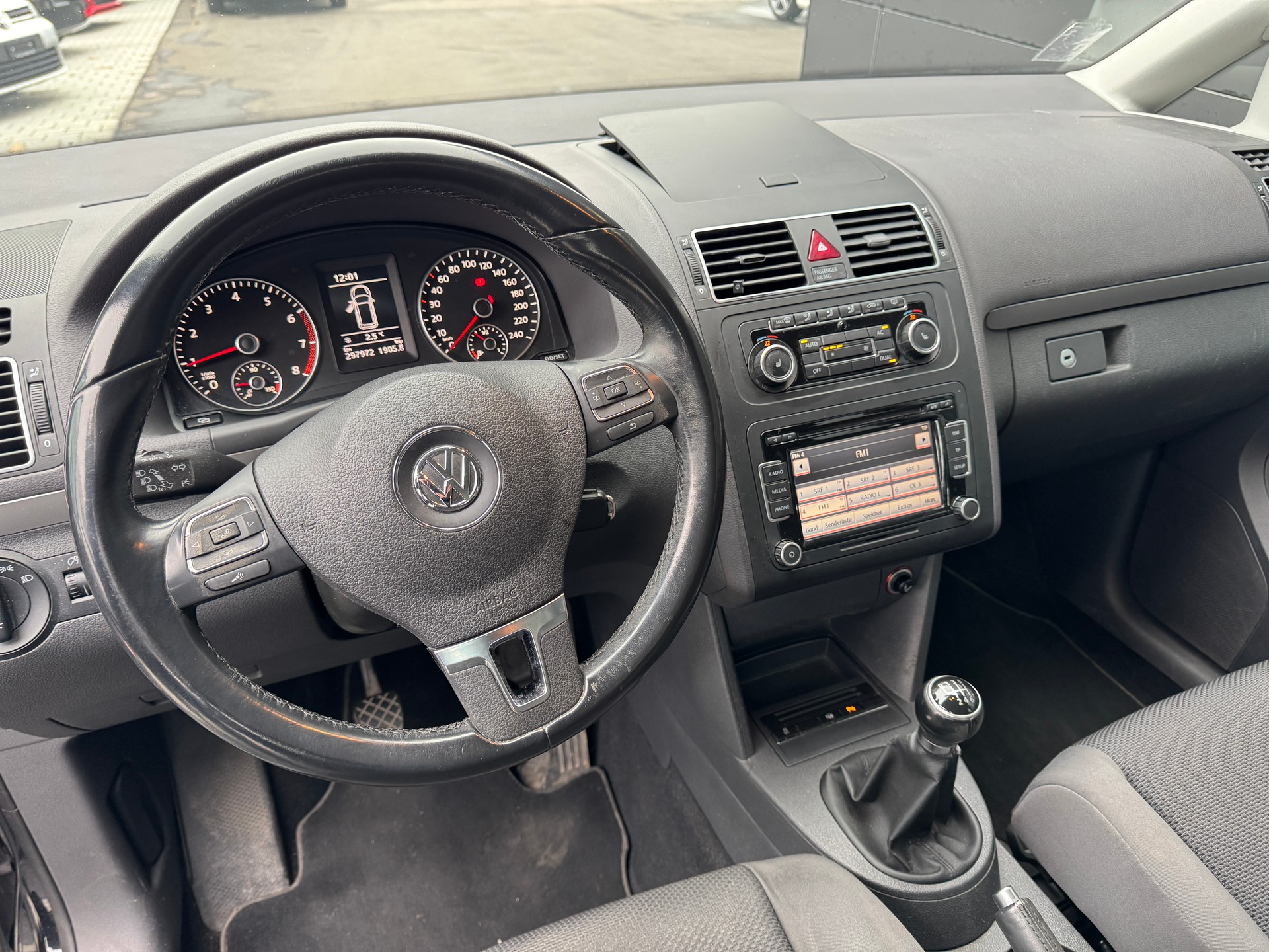 VW Touran 1.4 TSI Trendline-image-4