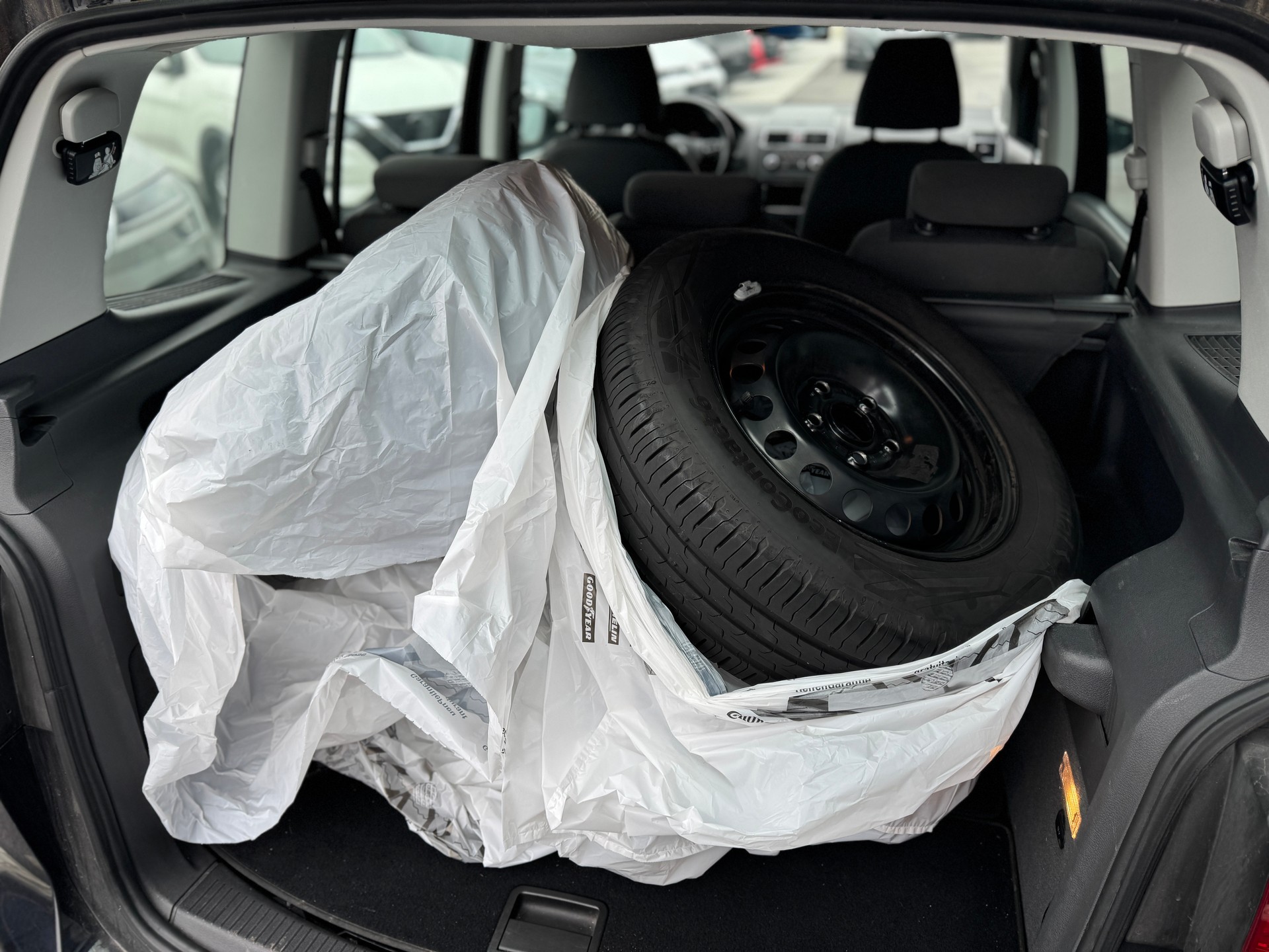 VW Touran 1.4 TSI Trendline-image-9