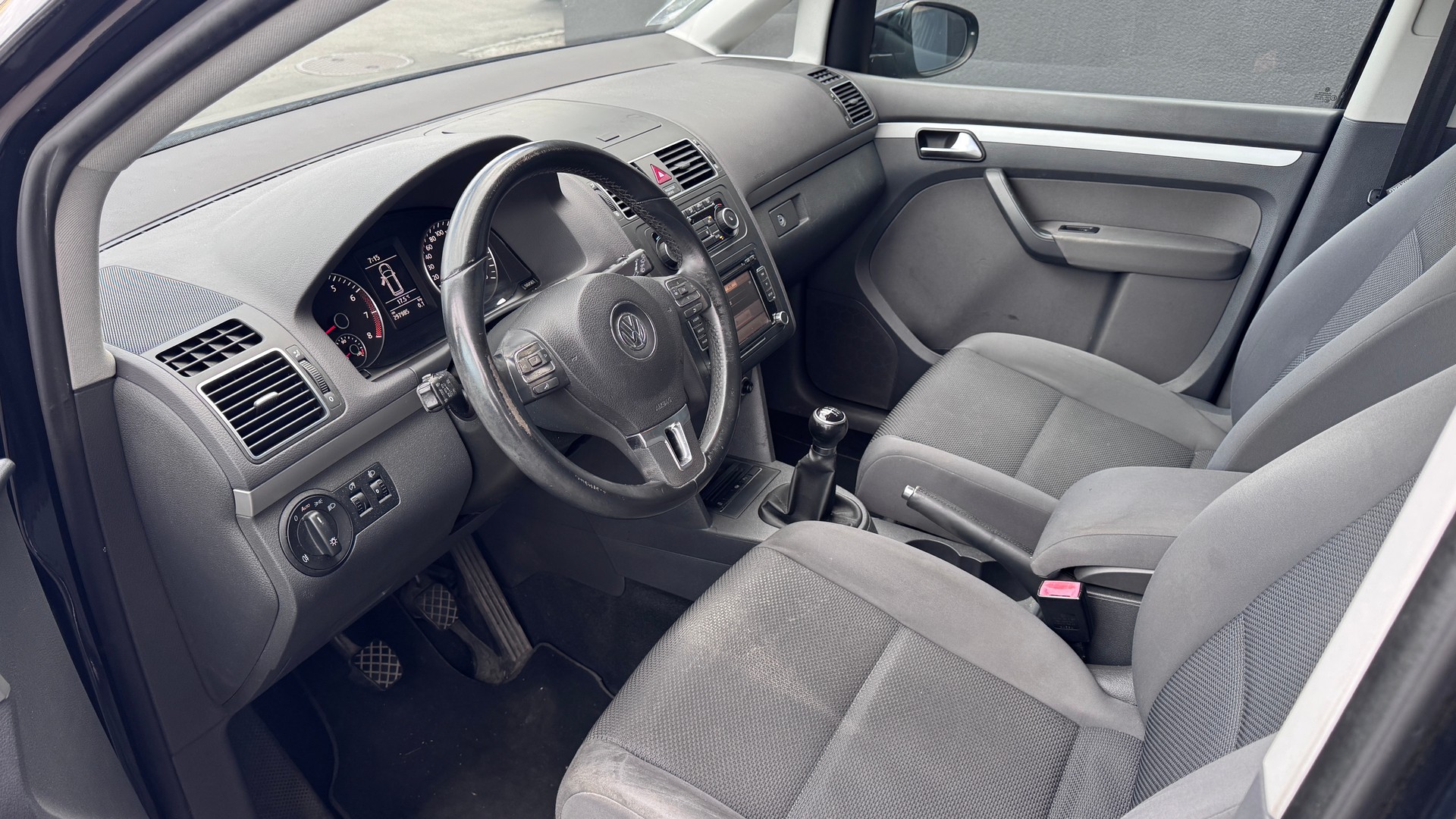 VW Touran 1.4 TSI Trendline-image-10