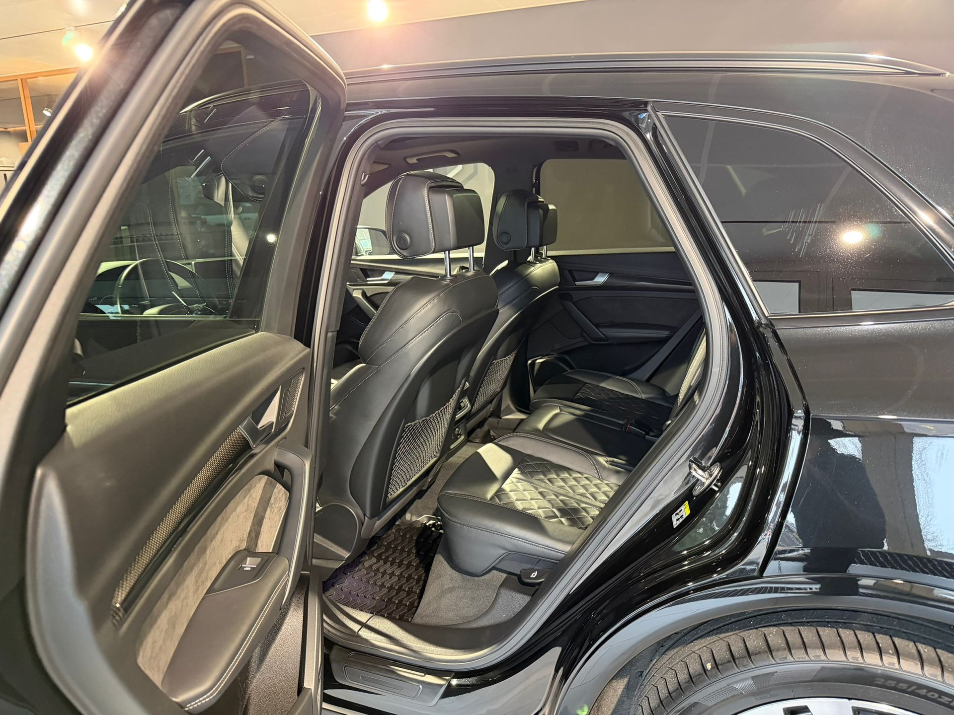 AUDI SQ5 TDI quattro tiptronic-image-16