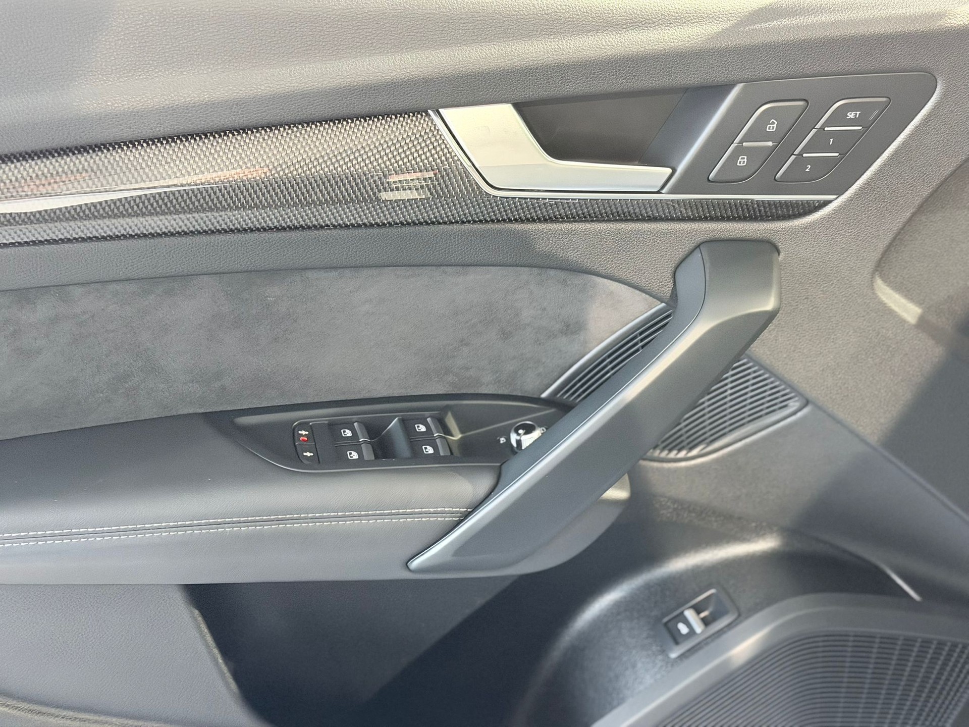 AUDI SQ5 TDI quattro tiptronic-image-12