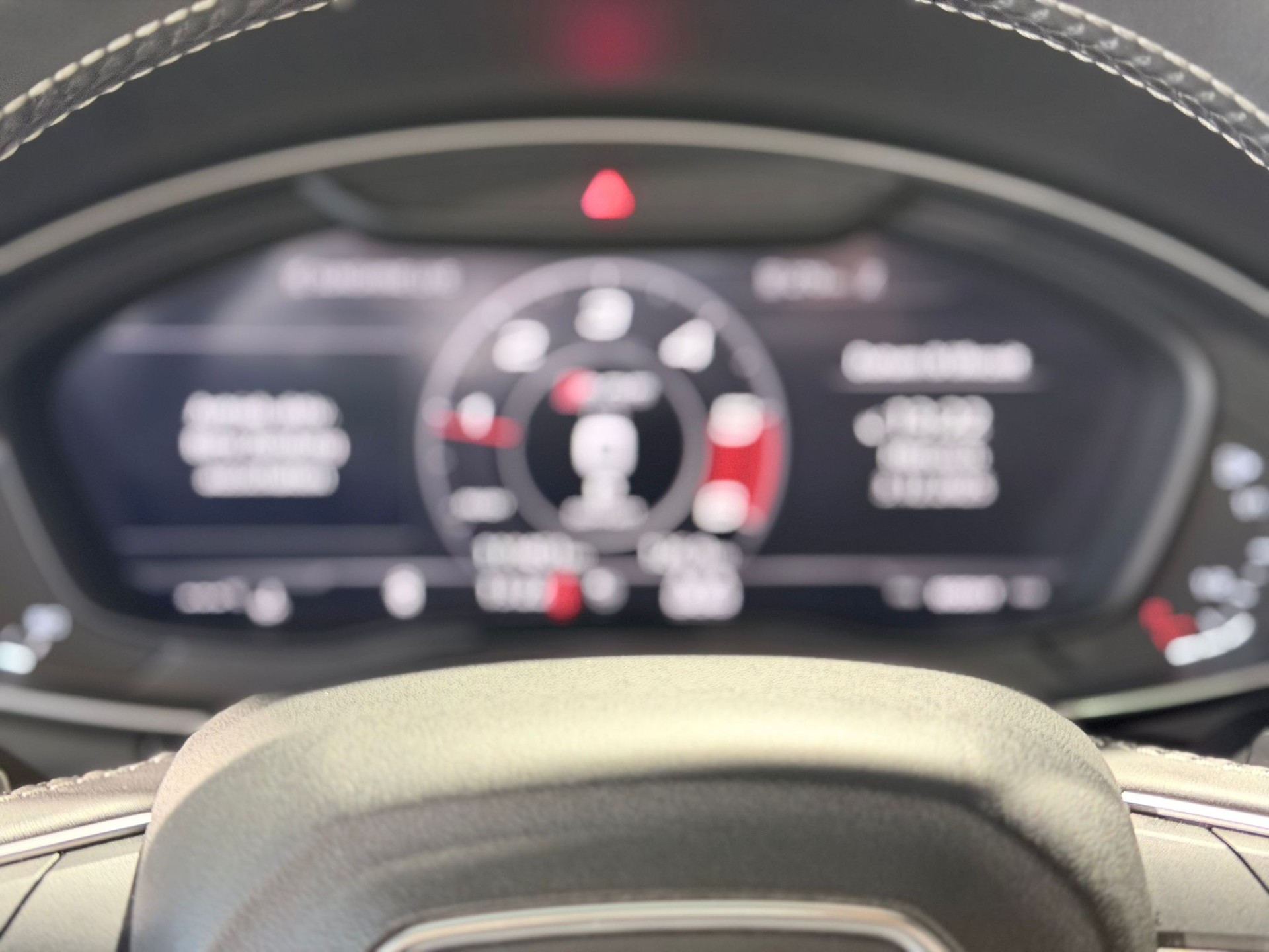 AUDI SQ5 TDI quattro tiptronic-image-10