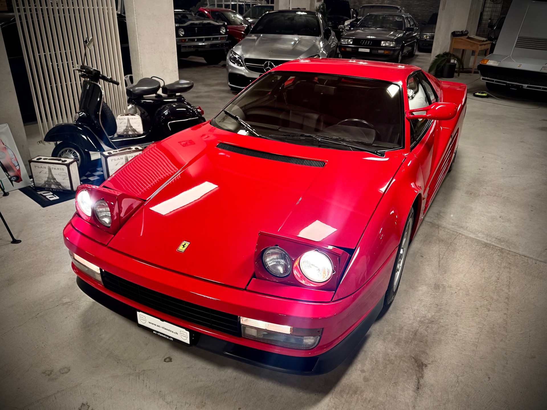 FERRARI Monospecchio-showroom-element-1
