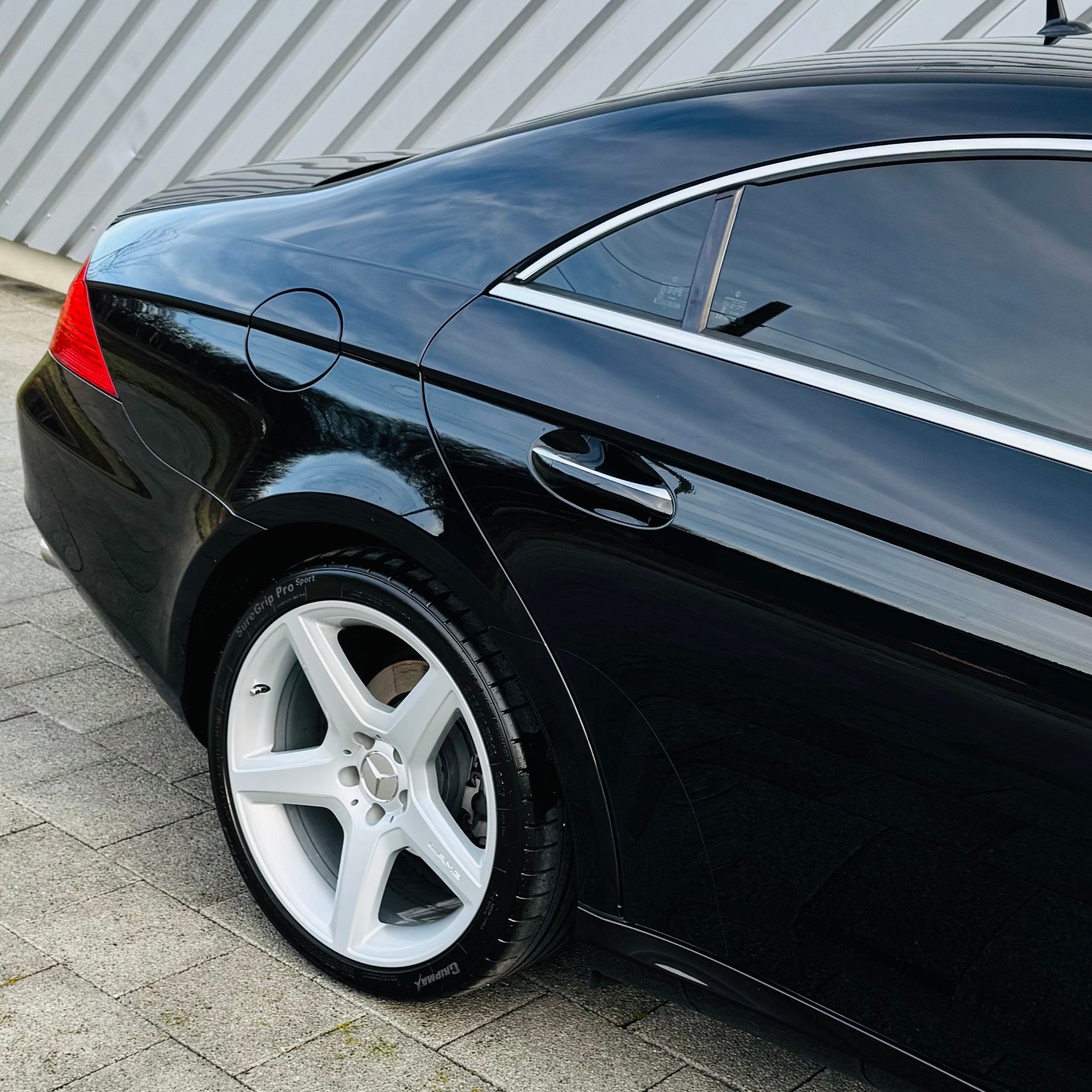 MERCEDES-BENZ CLS 350 CGI 7G-Tronic DESIGNO-image-4