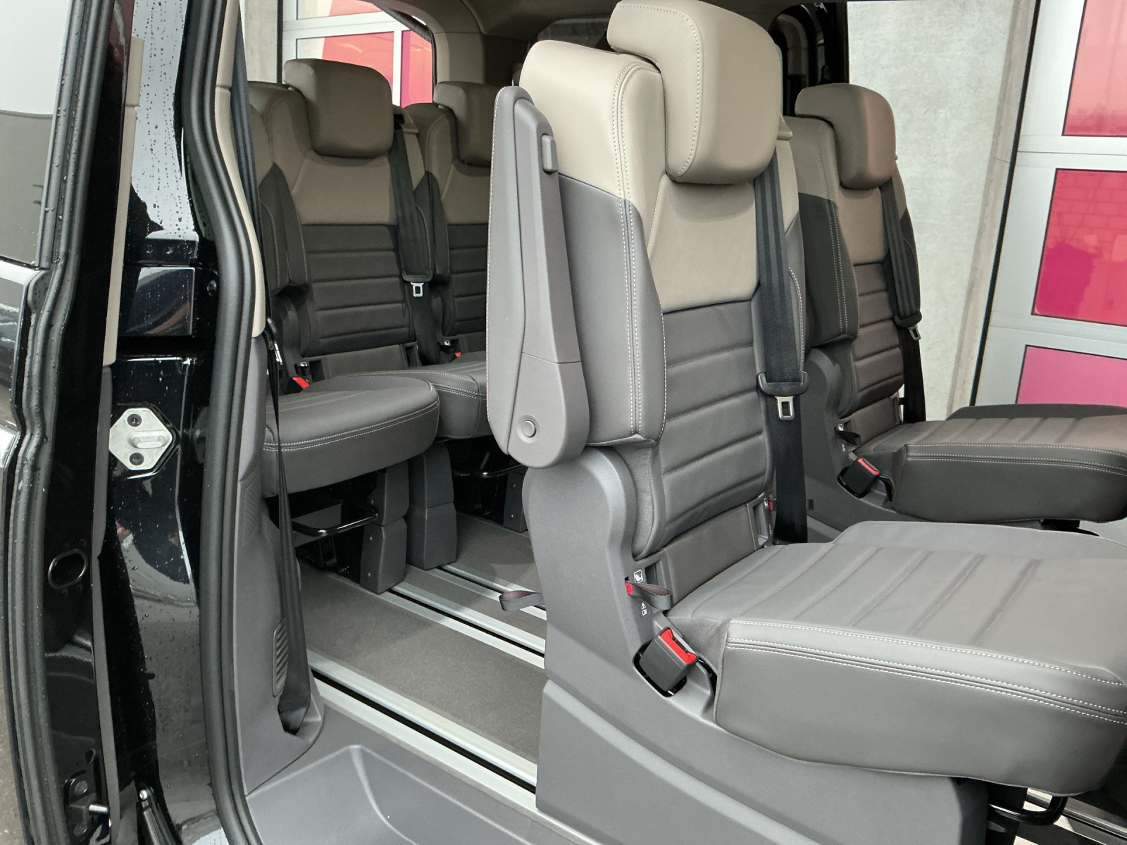 VW Multivan 1.5 eHybrid Style Liberty 4Motion DSG-image-12