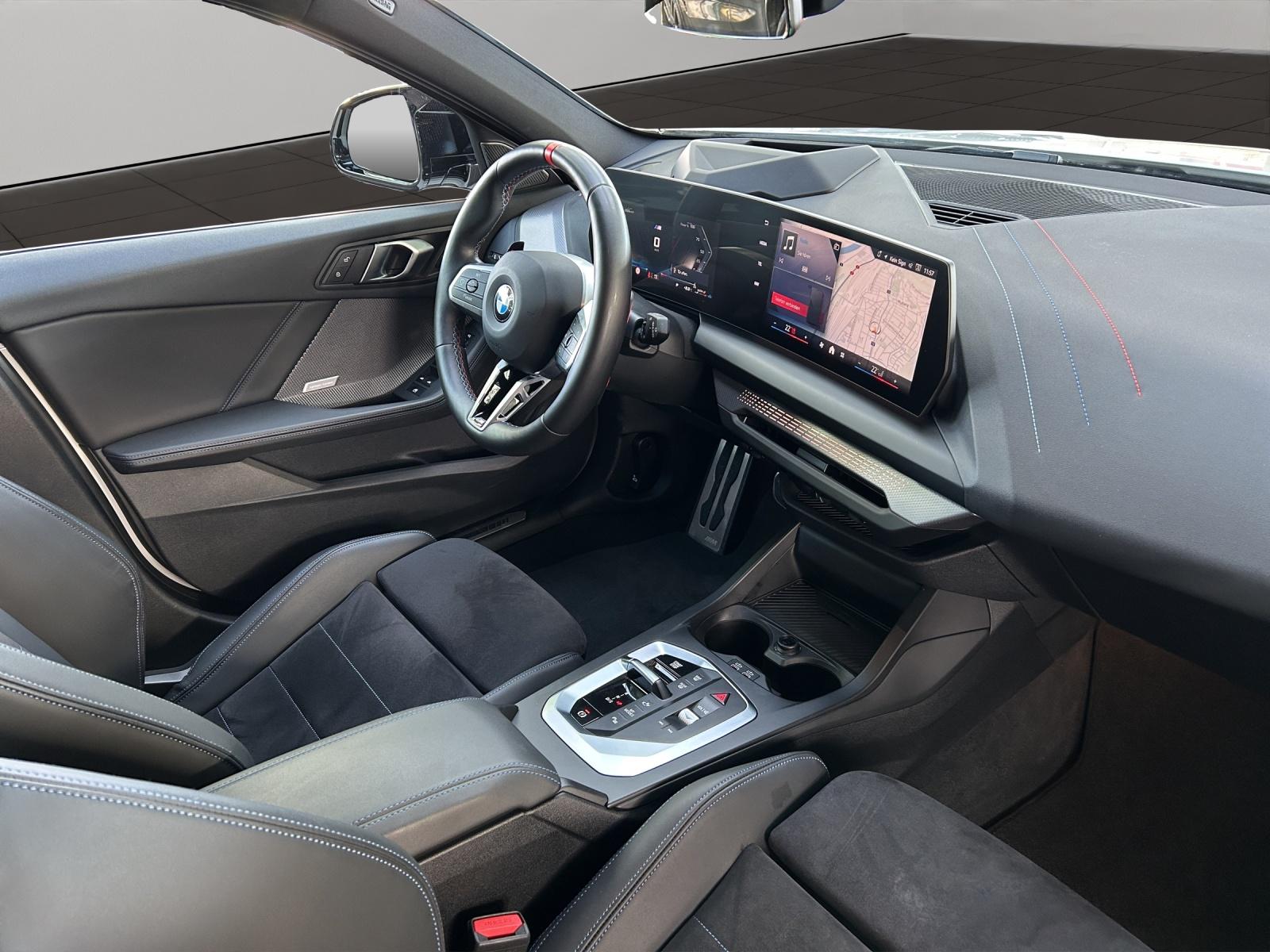 BMW M135i xDrive-image-6