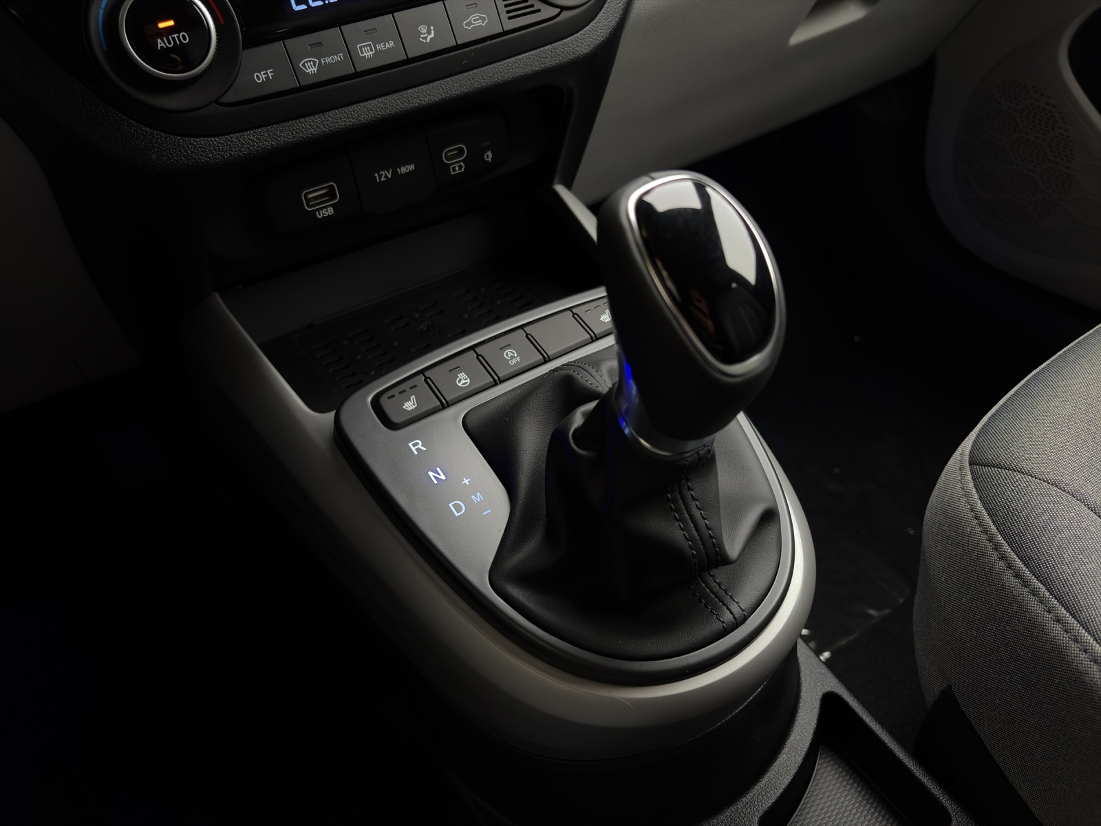 HYUNDAI i10 1.2 Vertex-image-9