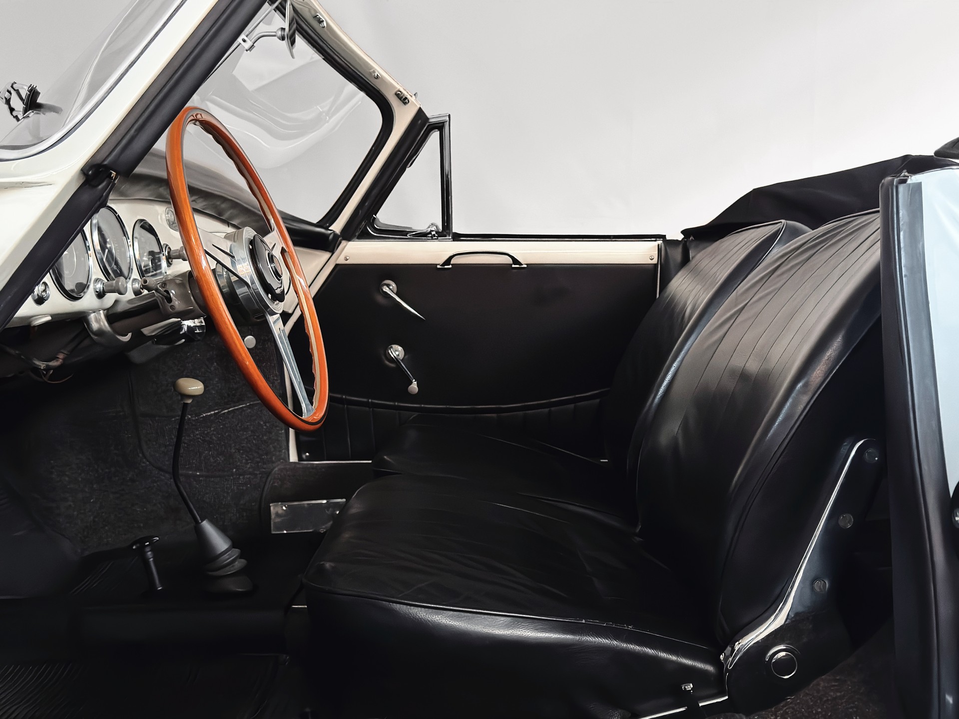 PORSCHE 356 A 1600 Cabriolet-image-15