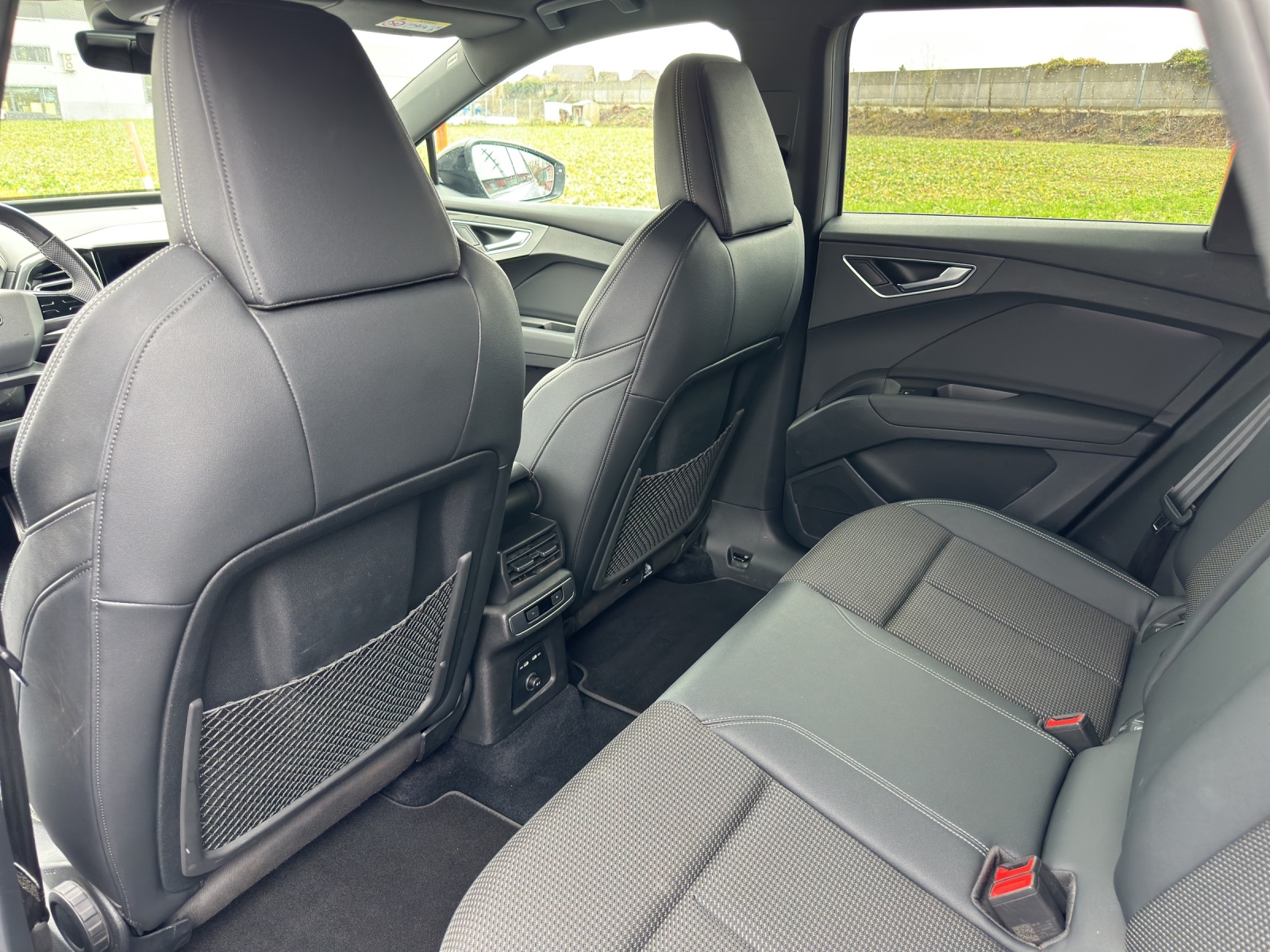 AUDI Q4 e-tron 50 quattro-image-17