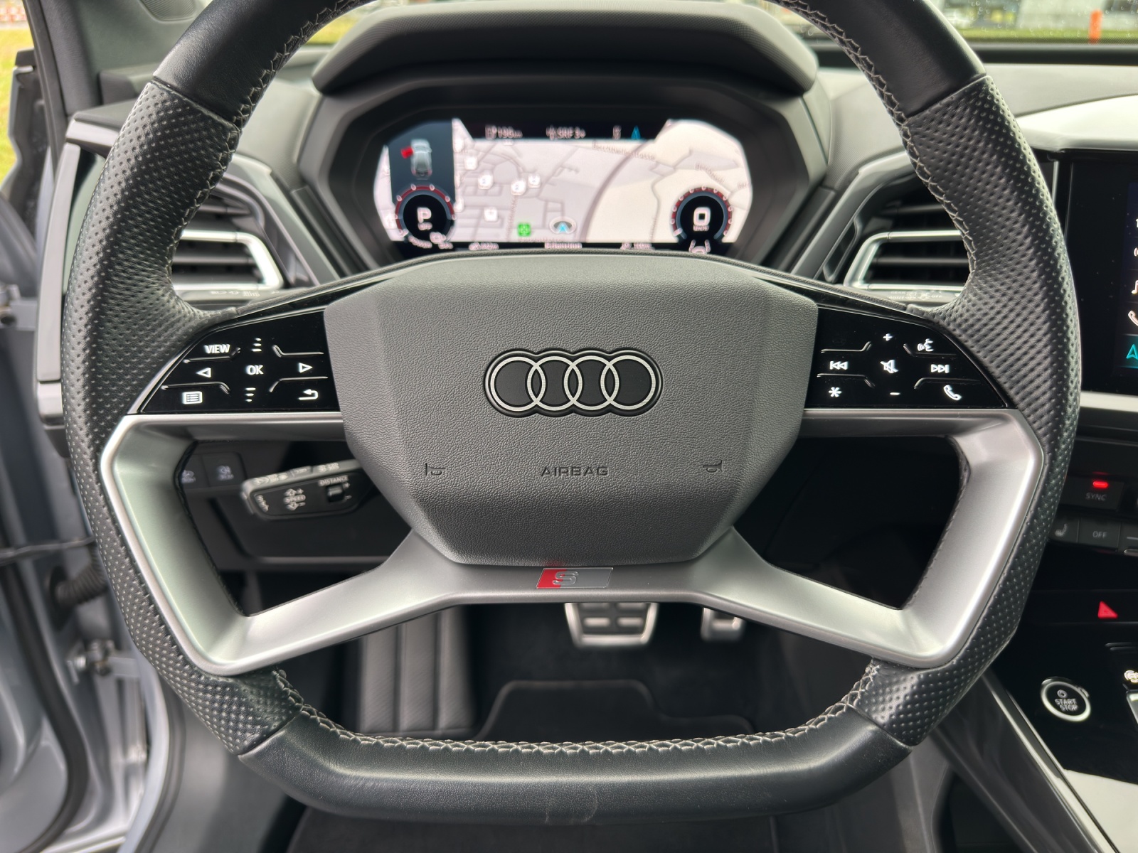AUDI Q4 e-tron 50 quattro-image-13