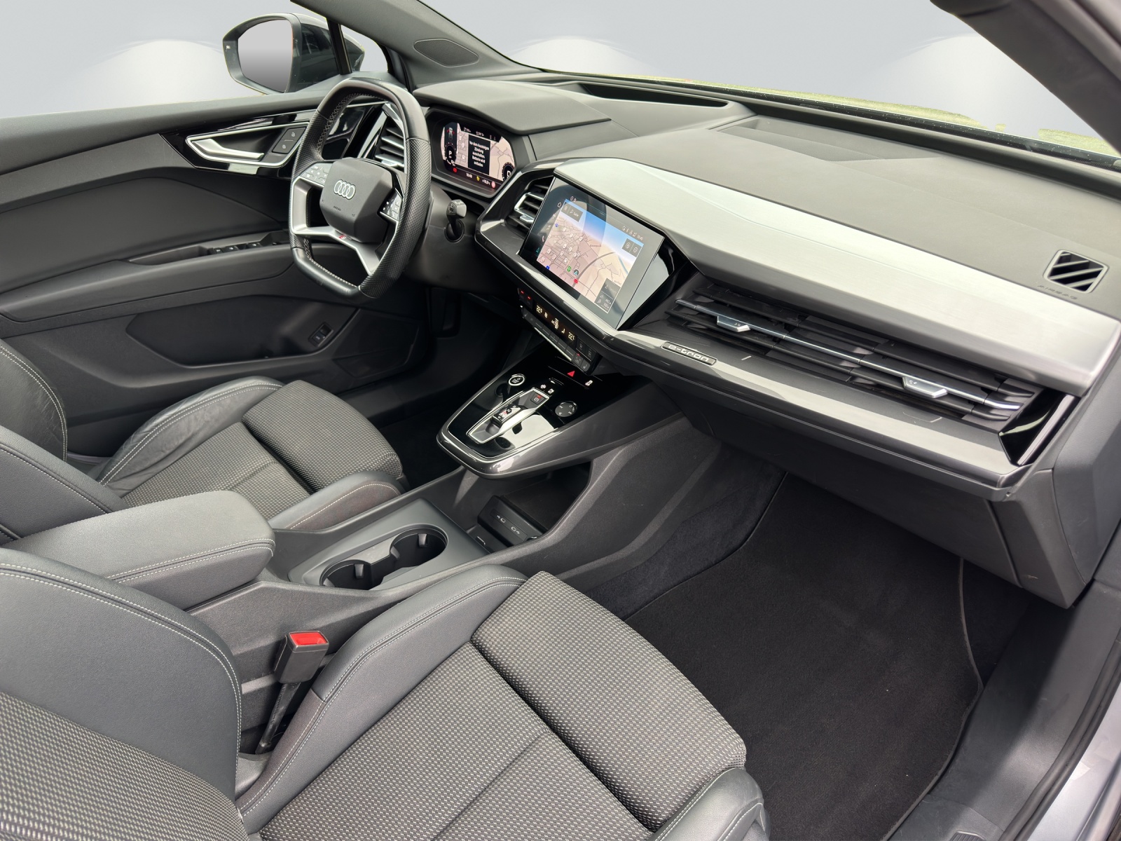 AUDI Q4 e-tron 50 quattro-image-7