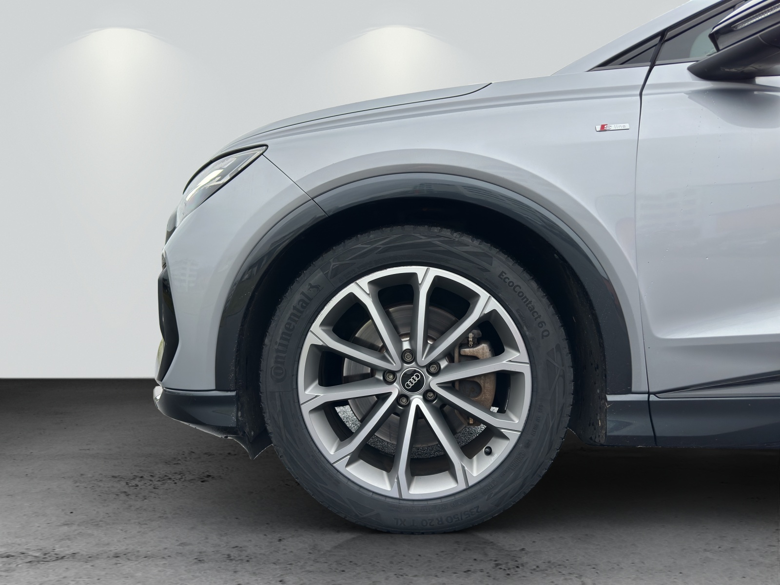 AUDI Q4 e-tron 50 quattro-image-10