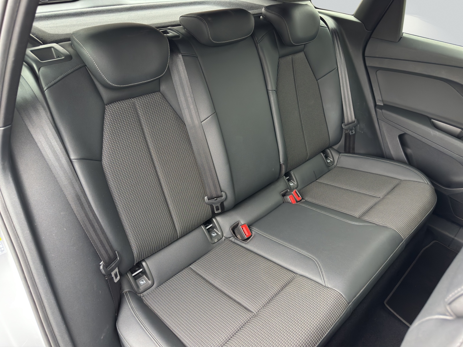 AUDI Q4 e-tron 50 quattro-image-8