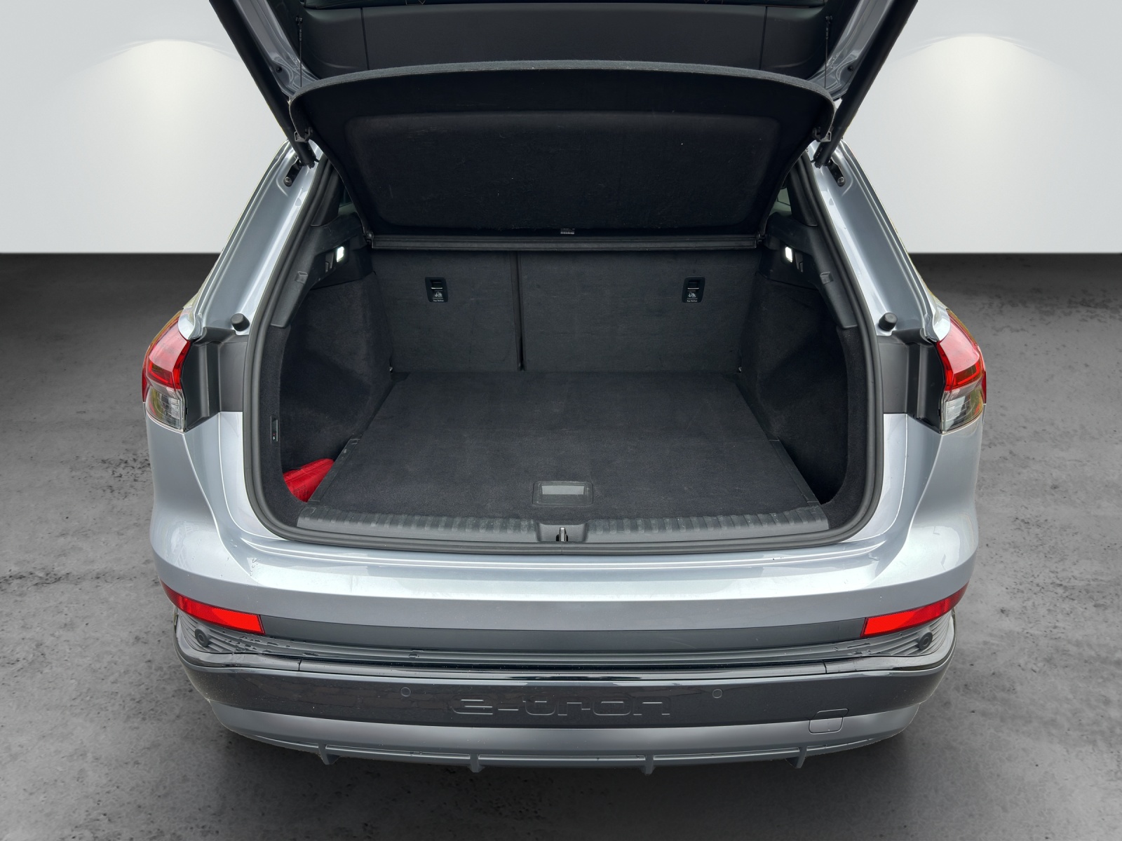 AUDI Q4 e-tron 50 quattro-image-9